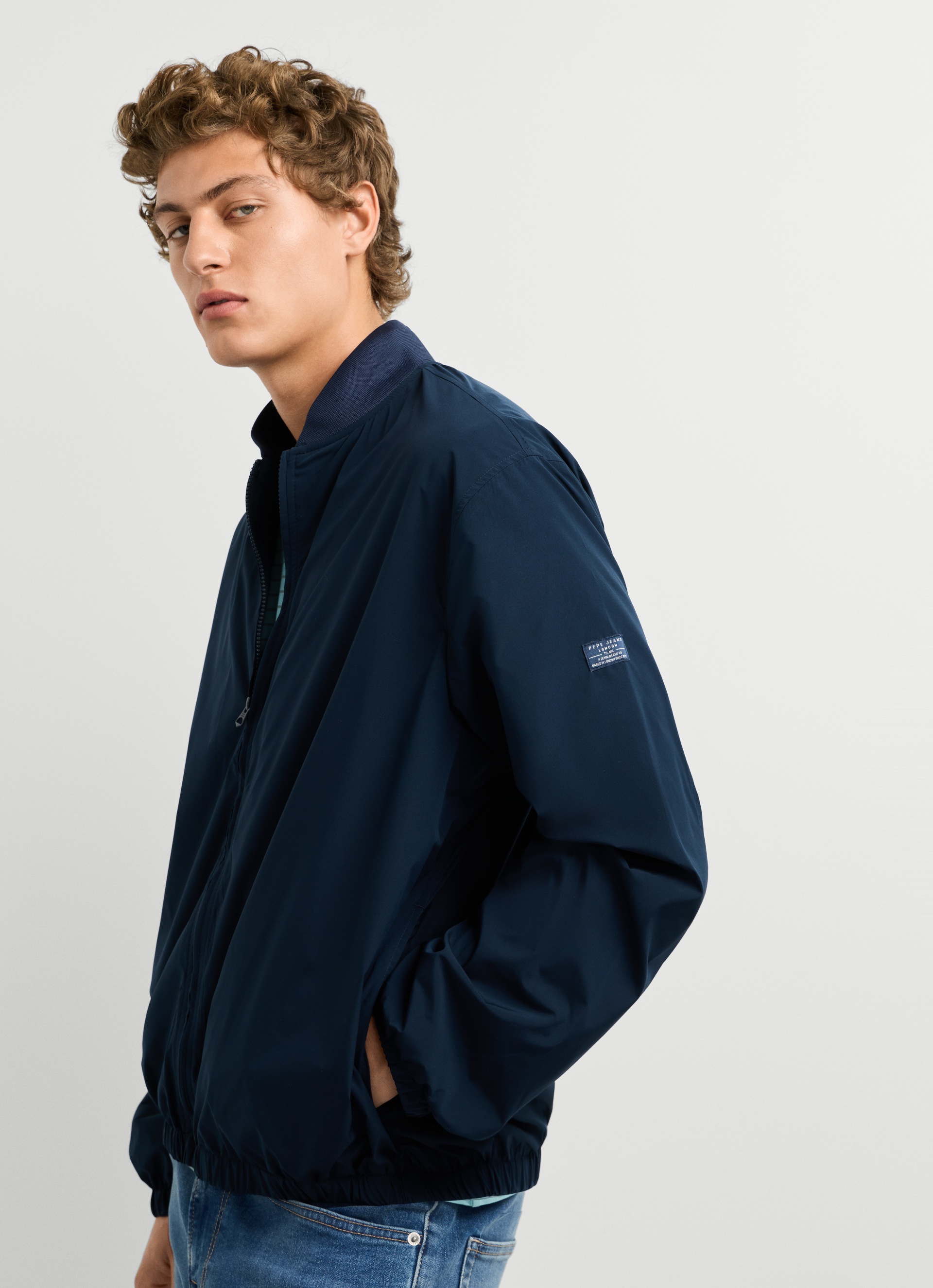 Pepe Jeans Bomberjacke »BELVEDERE« mit Stehkragen, Aufnäher