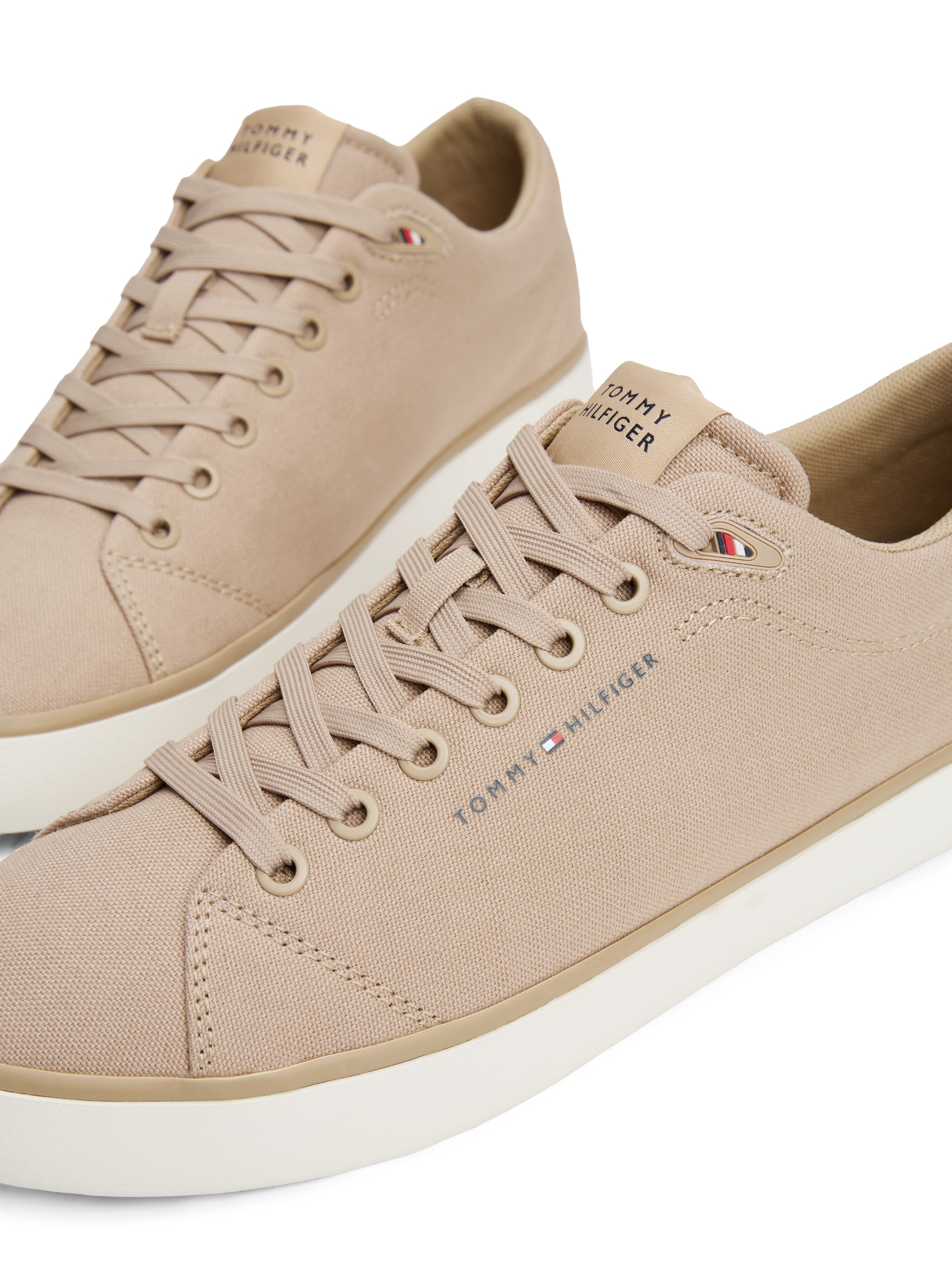 Tommy Hilfiger Sneaker »TH HI VULC LOW CORE CANVAS«, Freizeitschuh, Halbschuh, Schnürer mit weich gepolstertem Schaftrand