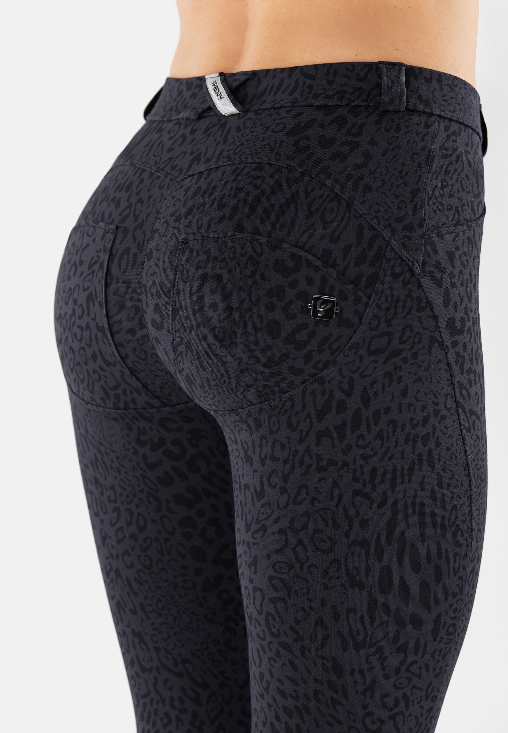 Freddy 7/8-Hose »WRUP REGULAR HIGH SUPERSKINNY 7/8«  mit trendy Leo-Muster und Push-up Effekt