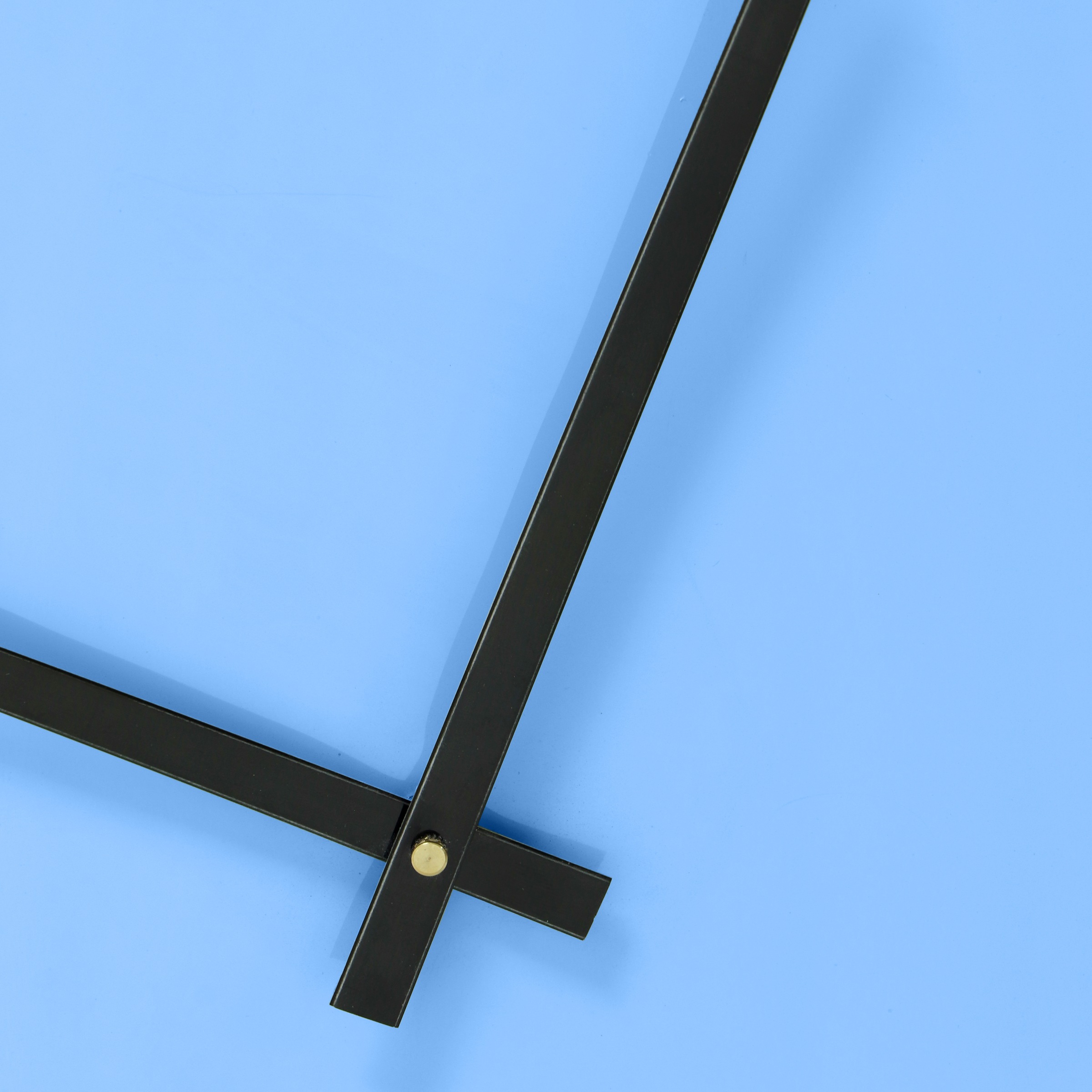 MIRRORS AND MORE Wanduhr »TOMO« Organische Form