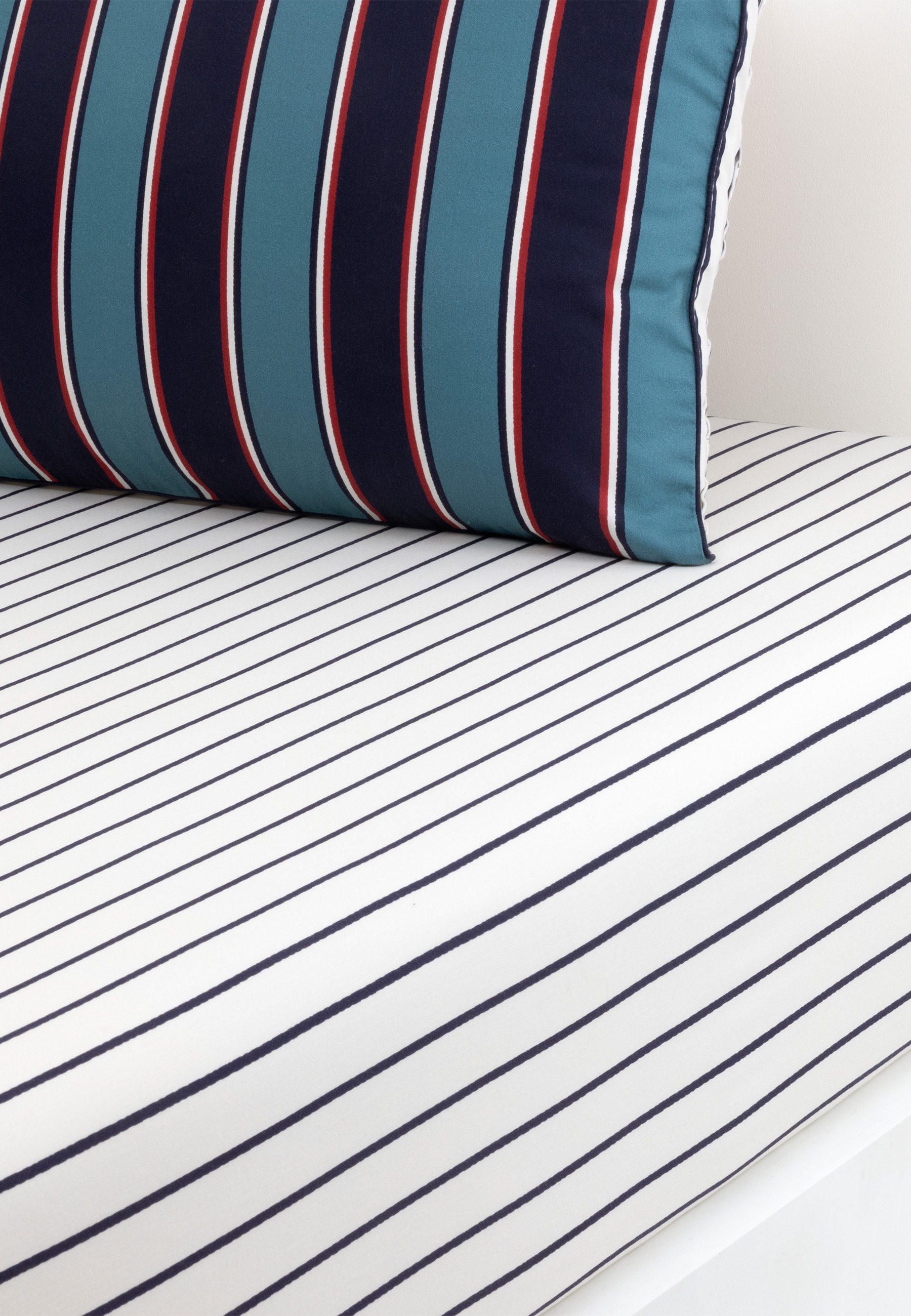 Lacoste Wendebettwäsche »LBOLD« 2 tlg. ab Größe 135x200 cm, PREMIUM Satin, Streifen Design, 100% Baumwolle