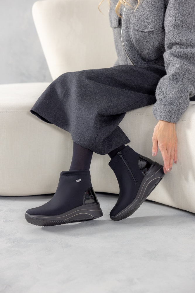 Remonte Keilstiefelette  Reißverschluss-Boots mit wasserabweisender TEX-Membrane