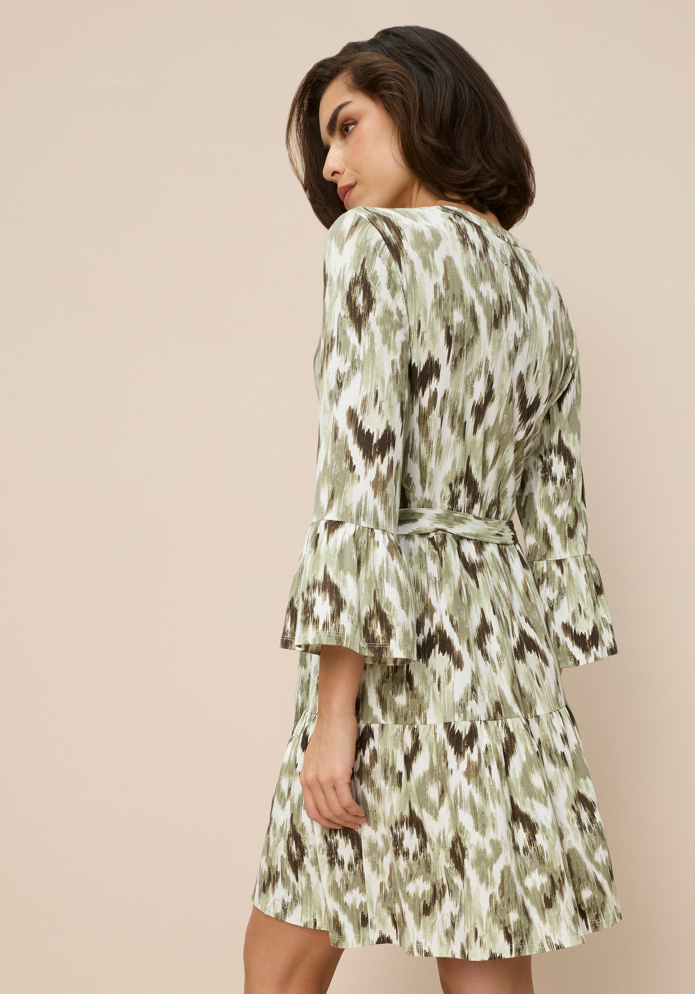 Tamaris Jerseykleid aus elastischer Viskosemischung, figurumspielende Passform