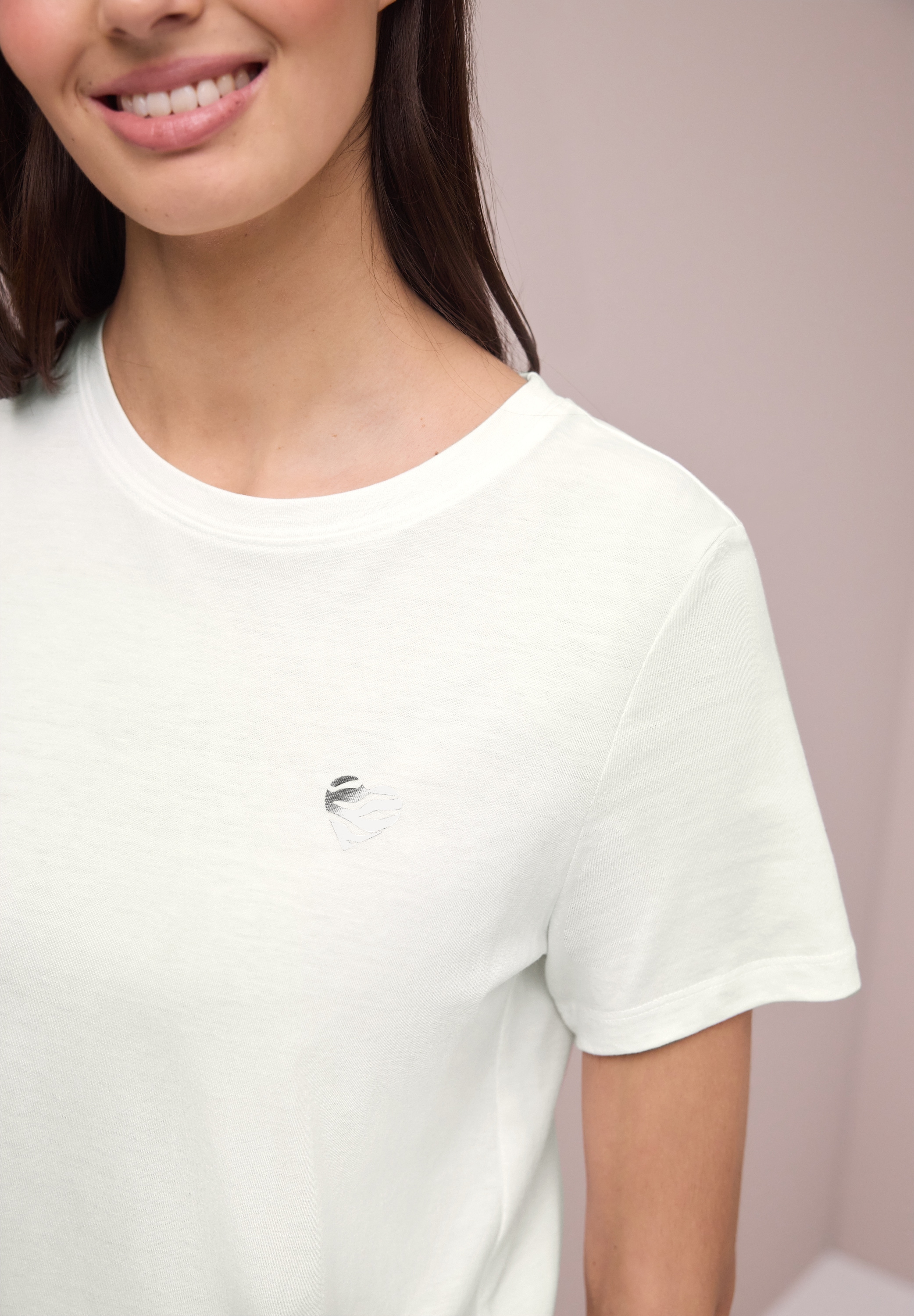 STREET ONE Kurzarmshirt Sommershirt mit Rundhals und Herzdetail