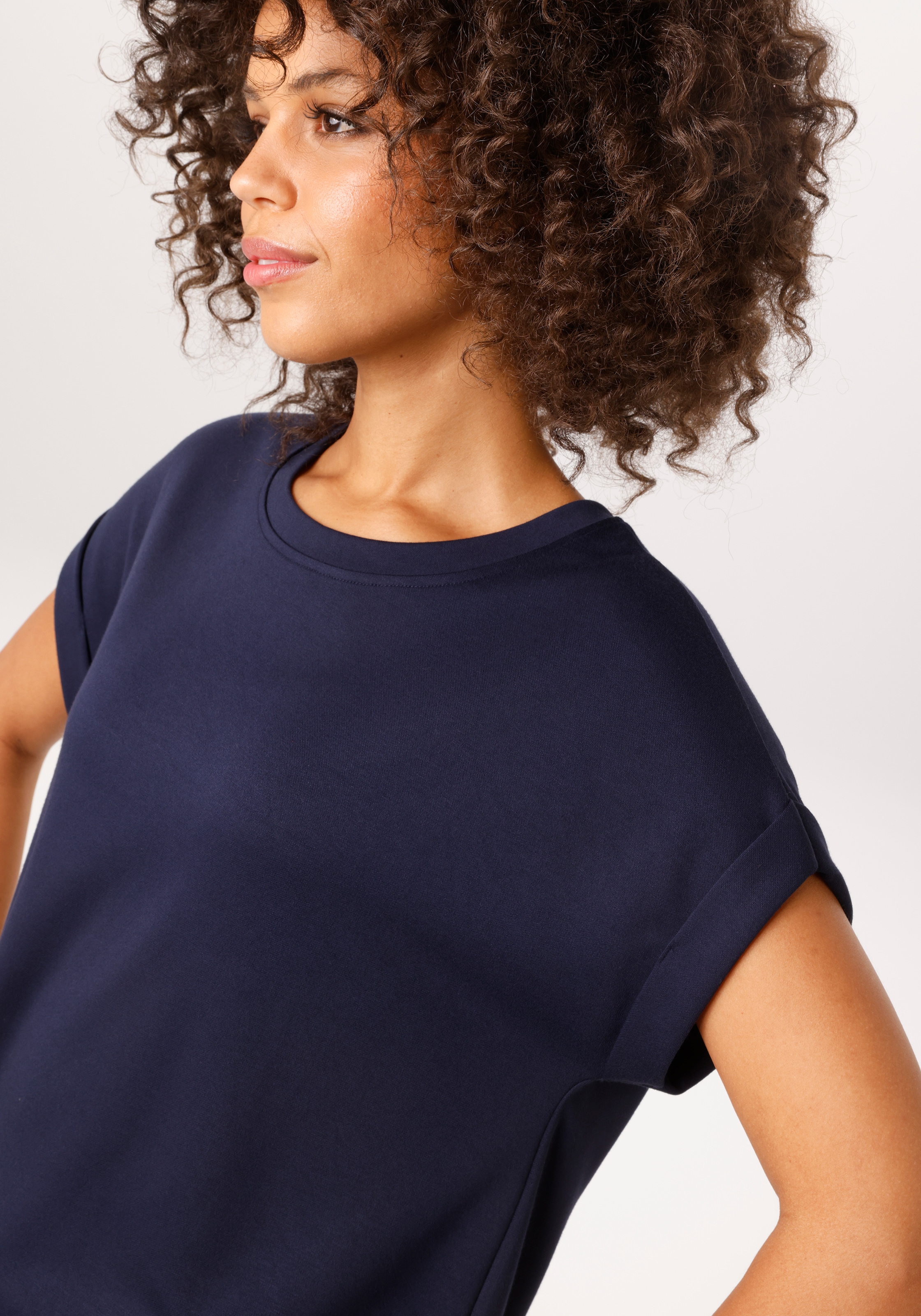 Aniston CASUAL T-Shirt mit fixiertem Ärmel-Umschlag