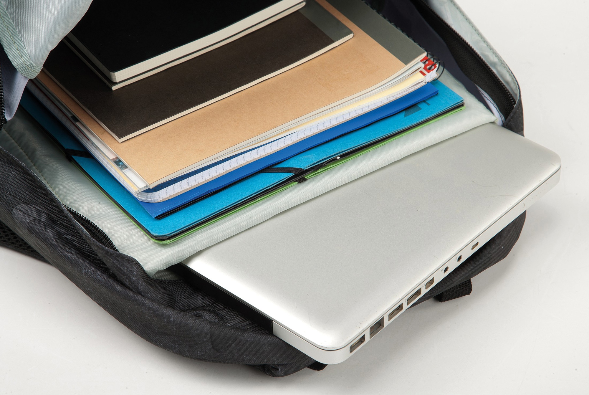 NITRO Freizeitrucksack »Urban Classic«, Daypack mit Laptopfach, Alltagsrucksack, Schulrucksack