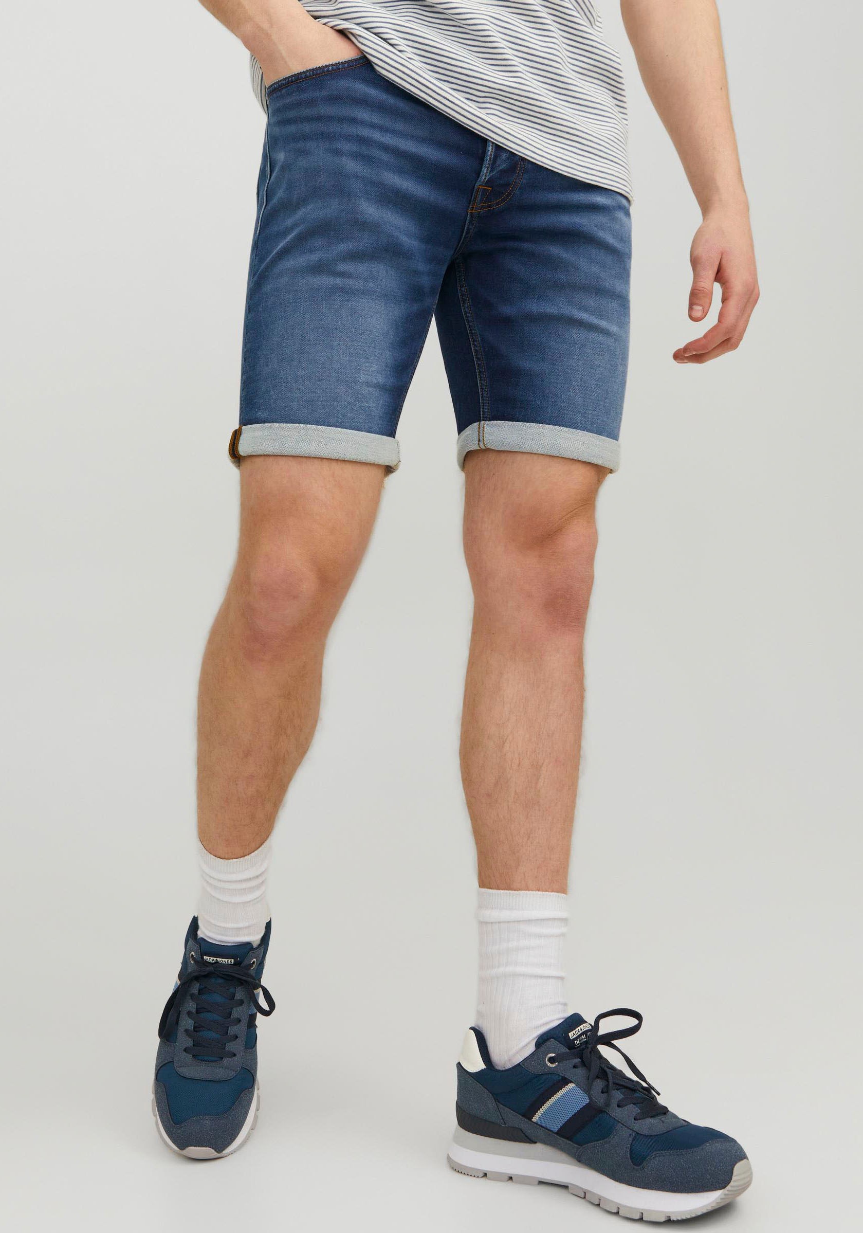 Bild von Jack & Jones Jeansshorts »JJIRICK JJICON SHORTS GE 604 I.K SN«, mit Umschlagsaum