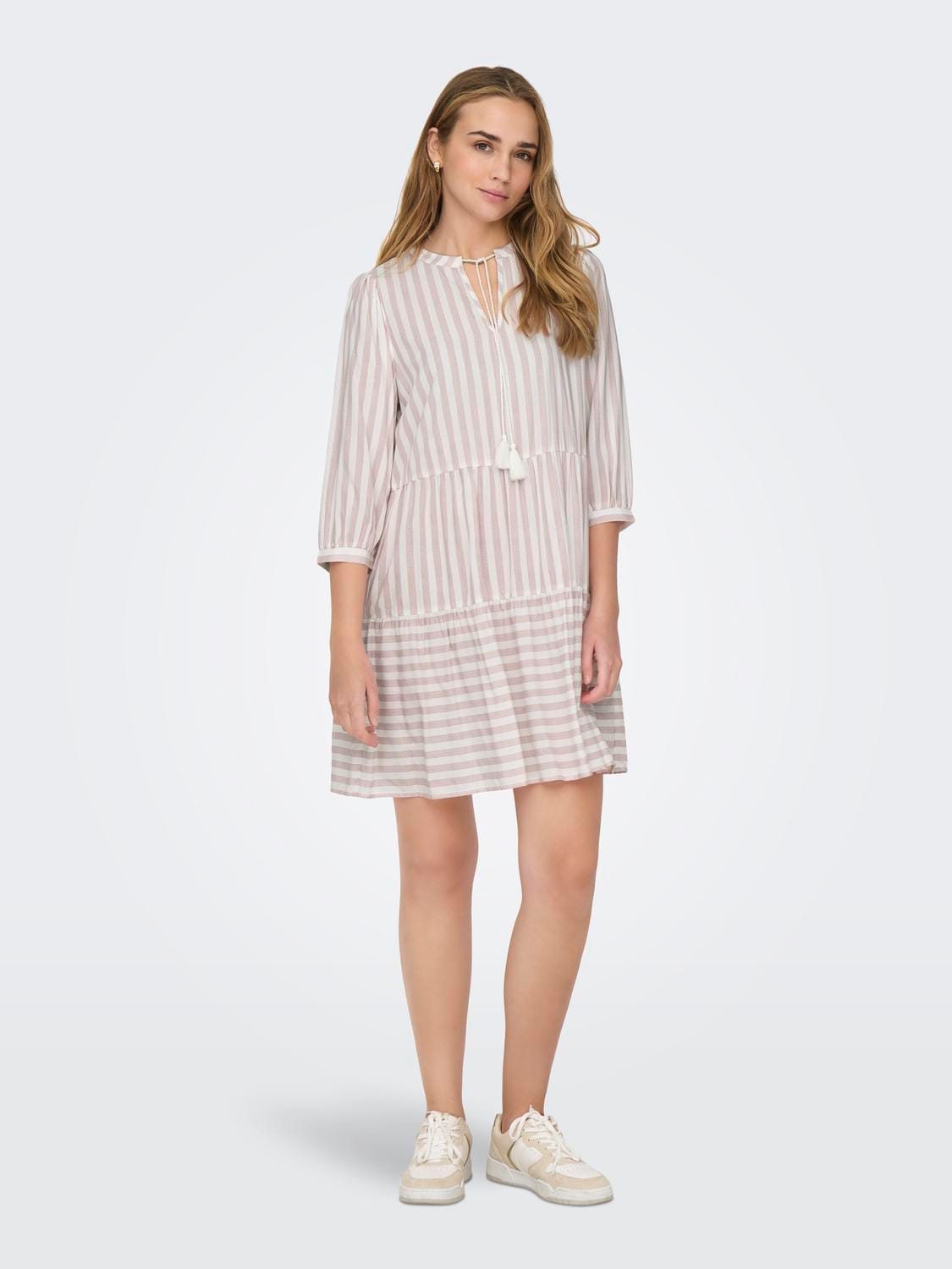 ONLY Tunikakleid »ONLKAYA 3/4 PUFF SHORT DRESS WVN NOOS«, mit Volant im Tunika Style