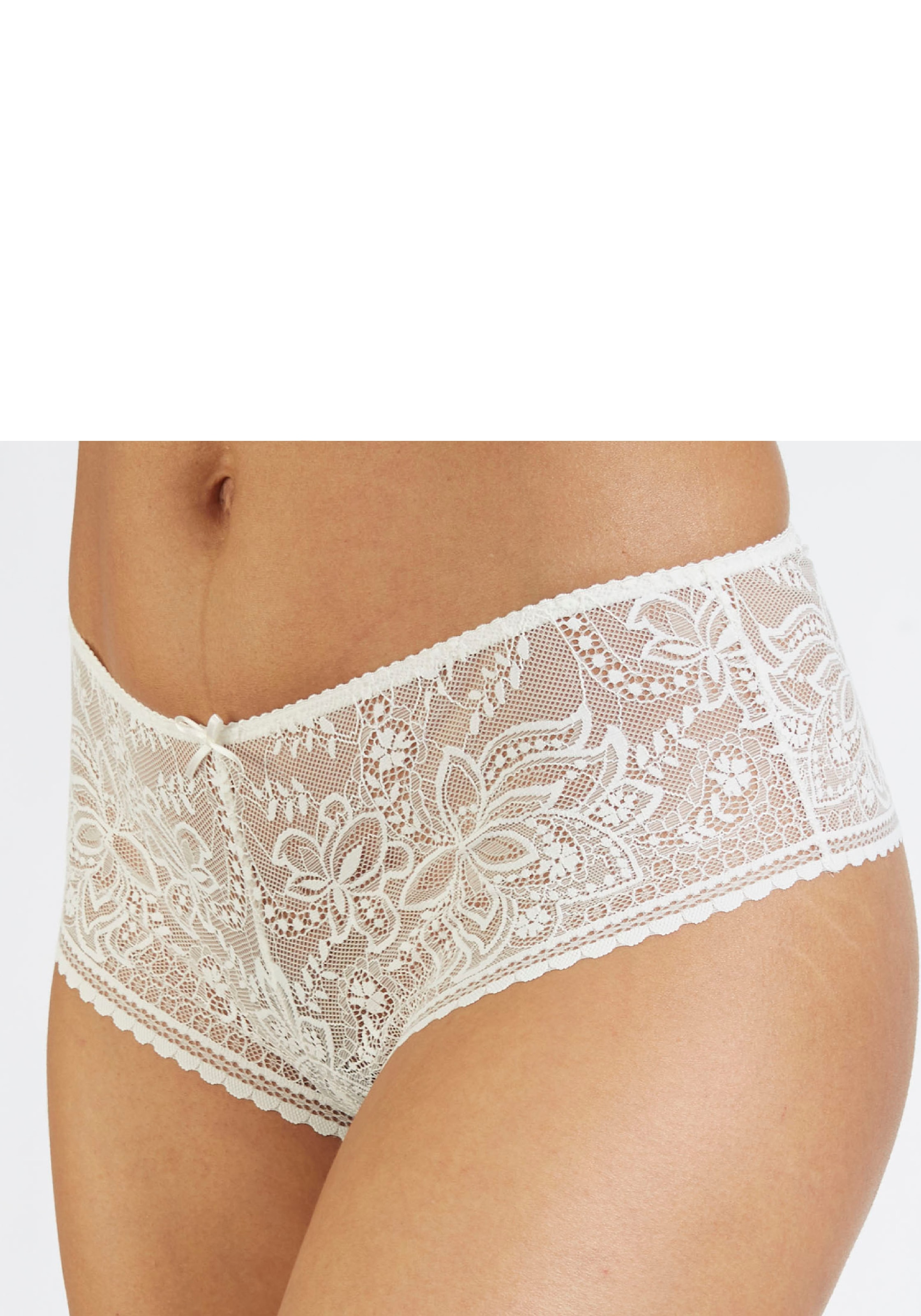 Panty »Luciana«, aus feiner, dezent transparenter Spitze in blumiger Optik