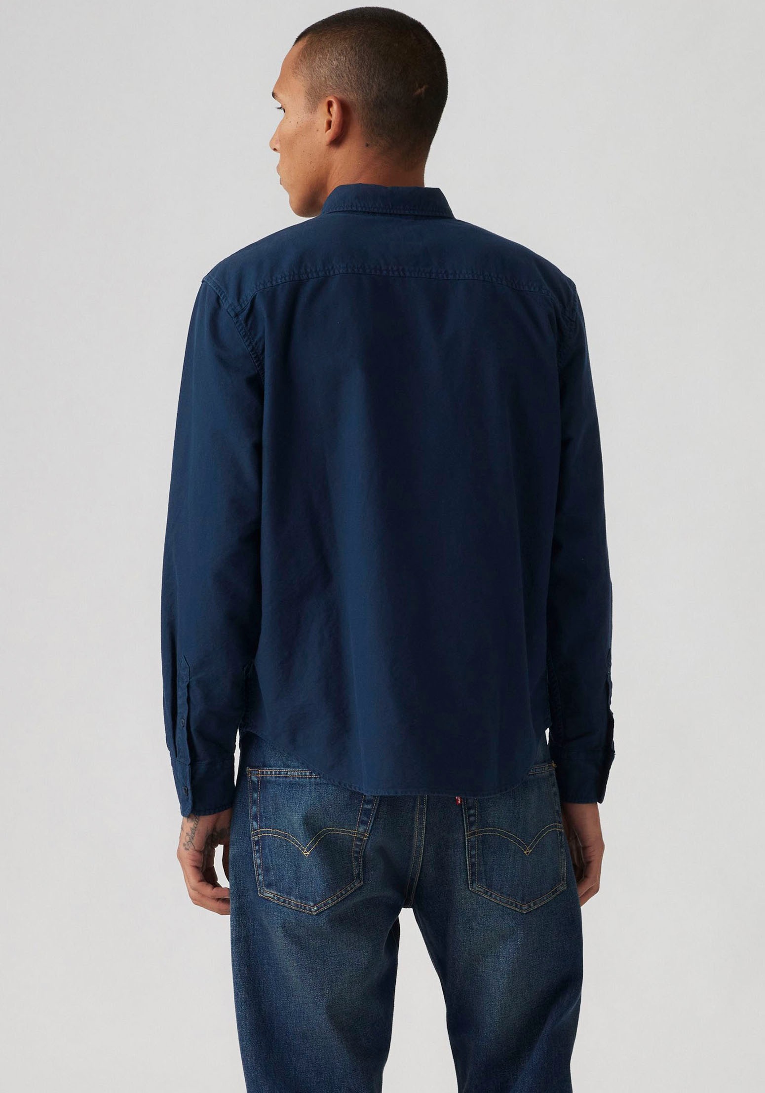 Levi's® Langarmhemd »AUTHENTIC BUTTON DOWN«, mit Ton-in-Ton Logostickerei auf der Brust