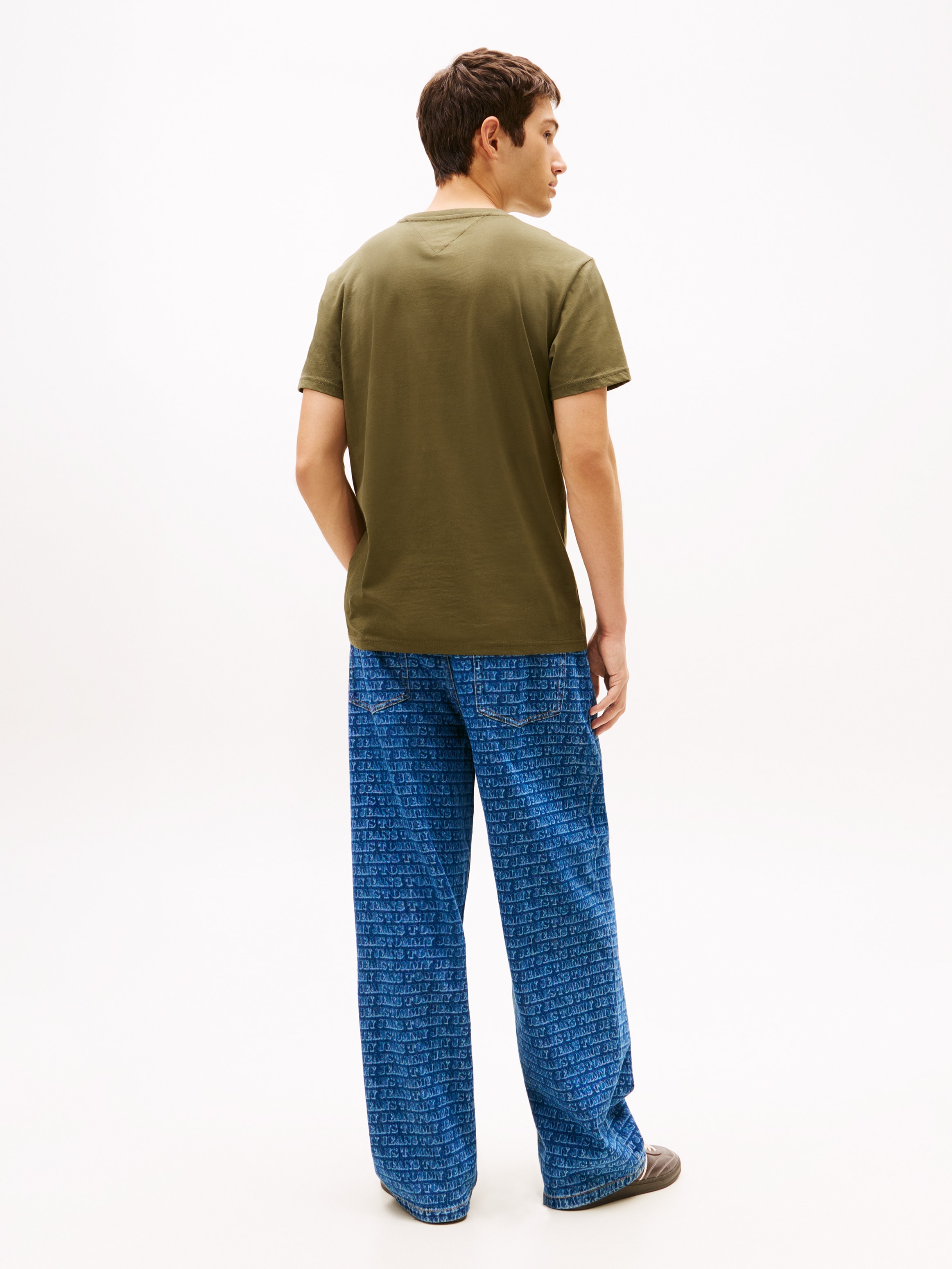 Tommy Jeans T-Shirt »TJM SLIM FIT ESSENTIAL FLAG« Mit Rundhalsausschnitt