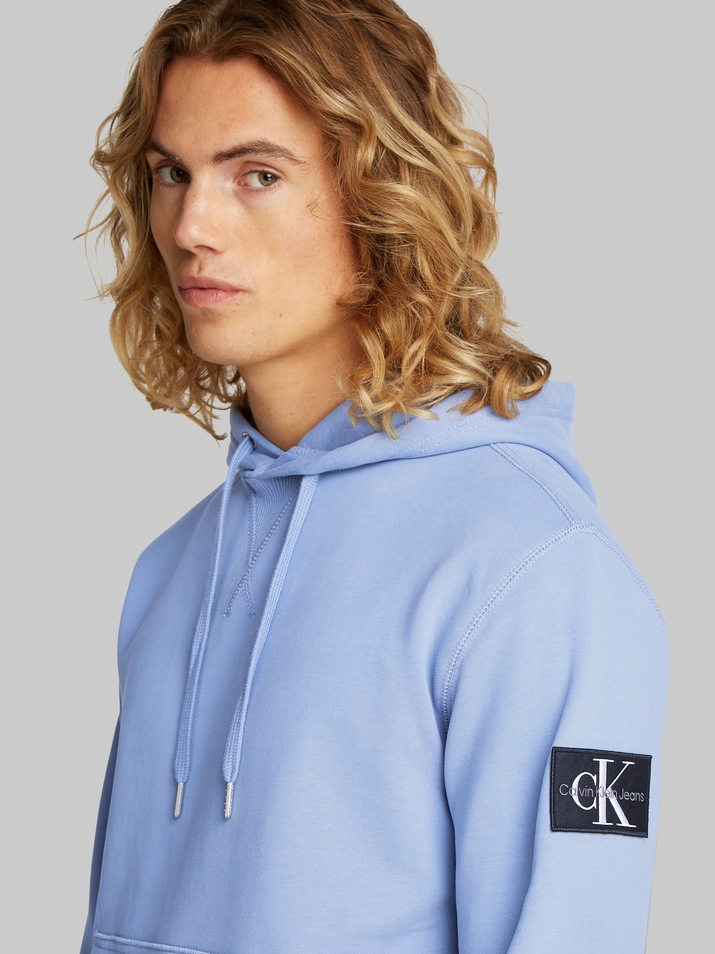 Calvin Klein Jeans Kapuzensweatshirt »BADGE HOODIE«, mit Logopatch