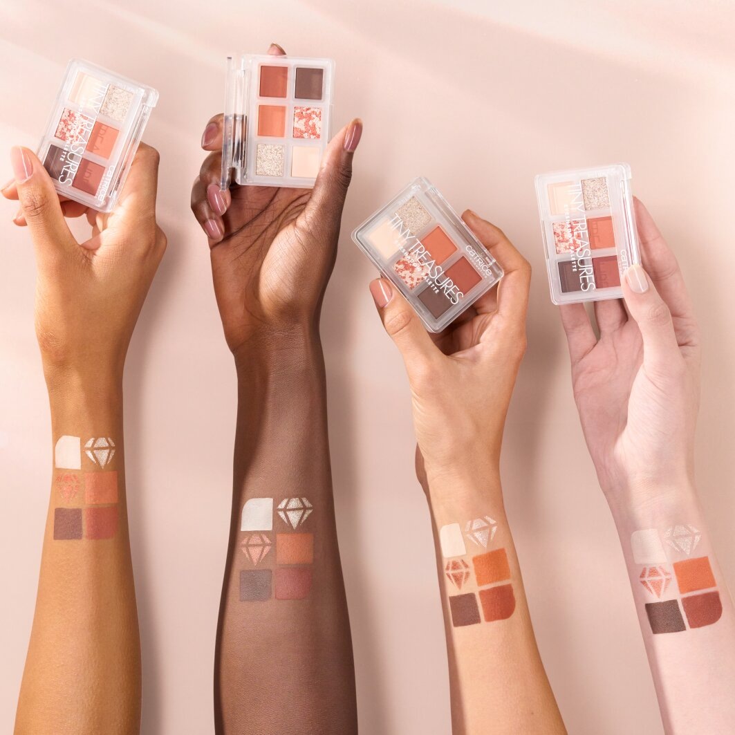 Catrice Lidschatten-Palette »TINY TREASURES EYESHADOW PALETTE« Matt, schimmernd und metallisch, kompakt und reisefreundlich, vegan.