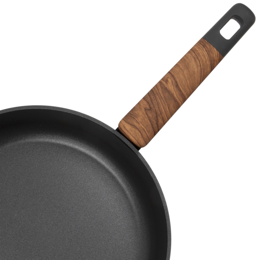 RESTO Kitchenware Bratpfanne »Mon, Universalpfanne antihaftbeschichtet und spülmaschinenfest«, Aluminium, (1 tlg.), mit verstärktem Boden und ergonomischem Griff in Holzoptik