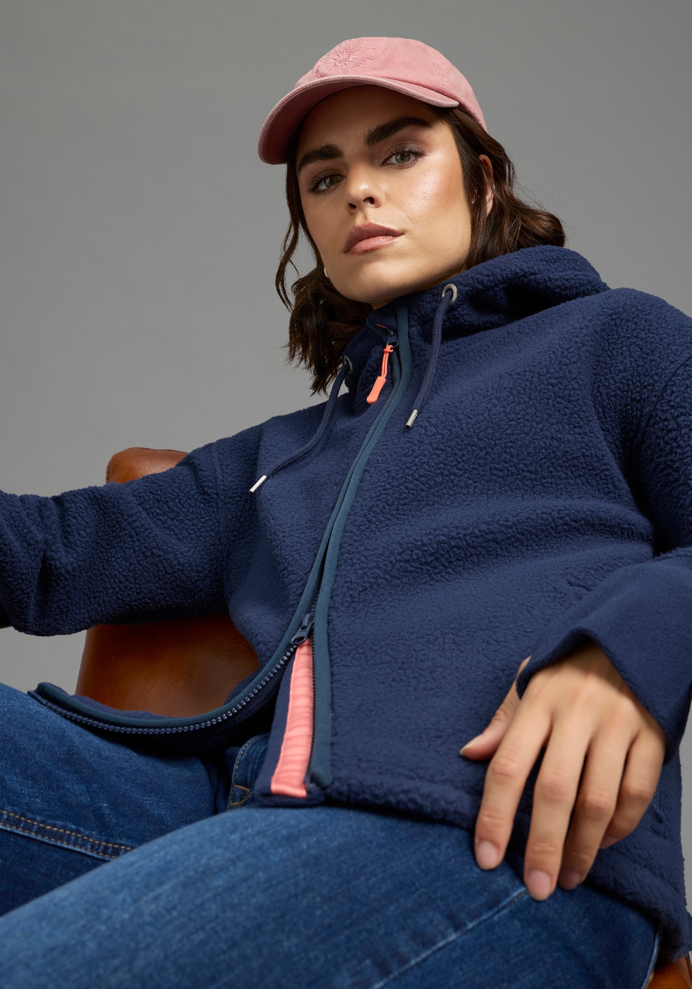 KangaROOS Fleecejacke mit Kapuze Teddy Fleece Jacke mit Kapuze für den Übergang