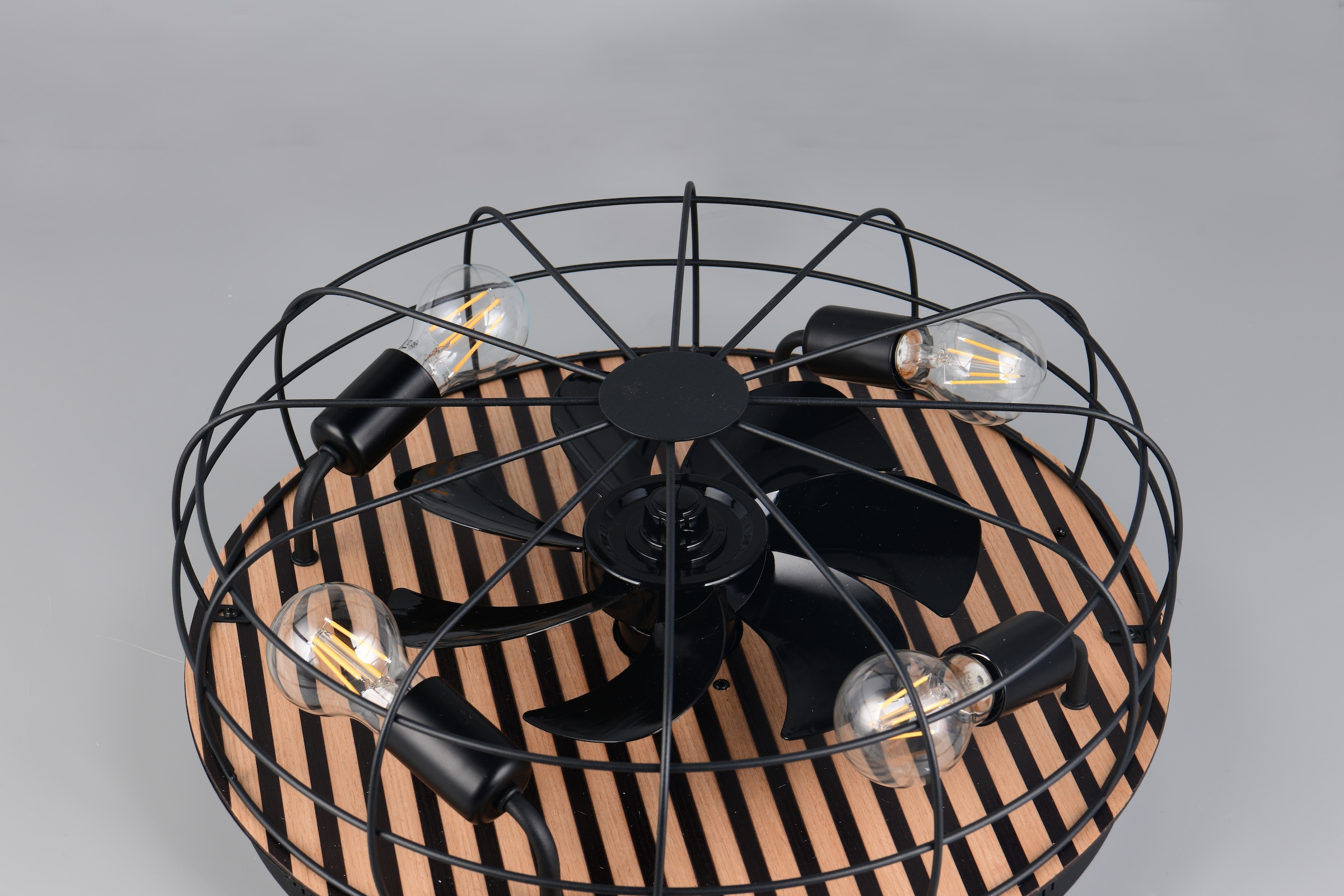 Leonique Deckenleuchte »Nilux mit Ventilator, Deckenventilator mit Licht exkl 4x E27 max 10W«, 4 flammig, Leuchtmittel E27 | Leuchtmittel wechselbar, Holzstreifen Optik Akustikpaneel, Fernbedienung, 3 Stufen + Timer