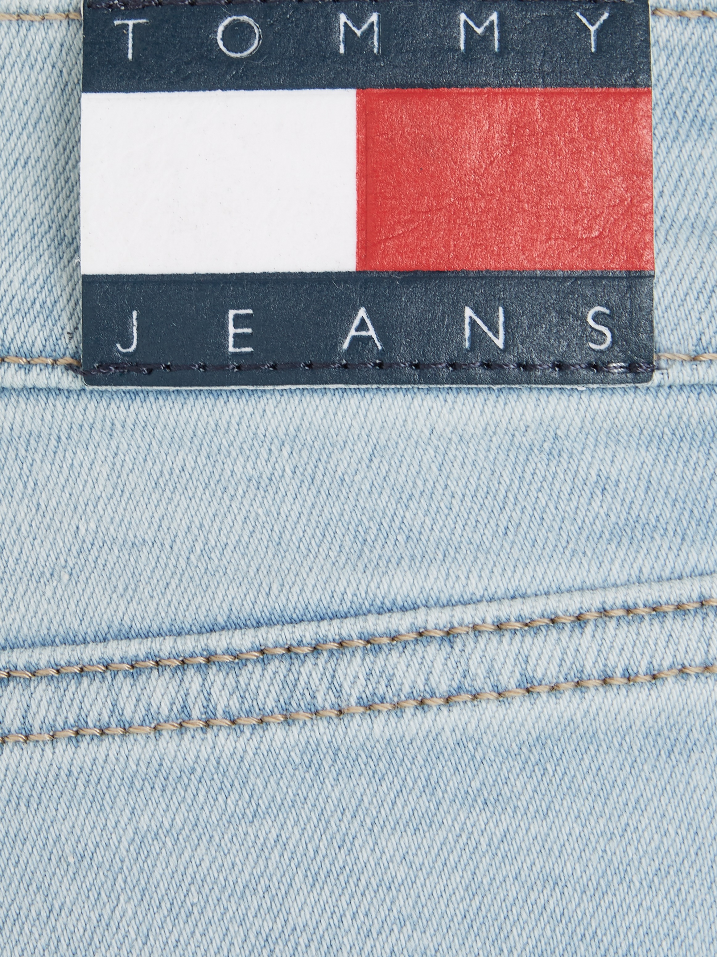 Tommy Jeans Bequeme Jeans »Sylvia«, mit Ledermarkenlabel online kaufen