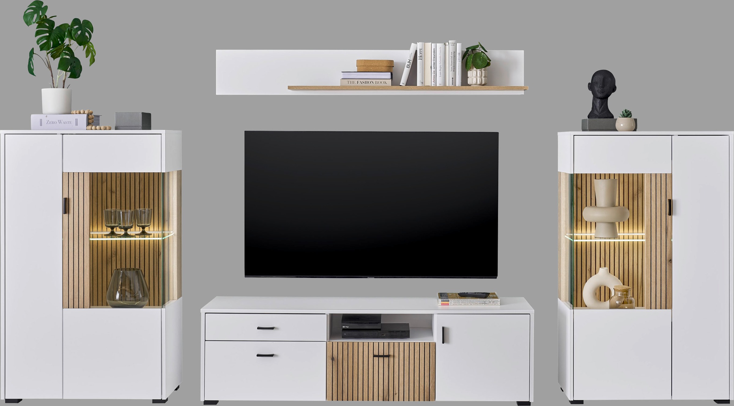 INOSIGN Wohnwand »HUDSON«, (Set, 4 St.), mit moderner Rillenoptik, Griffe aus Metall (Schwarz), Breite 320 cm