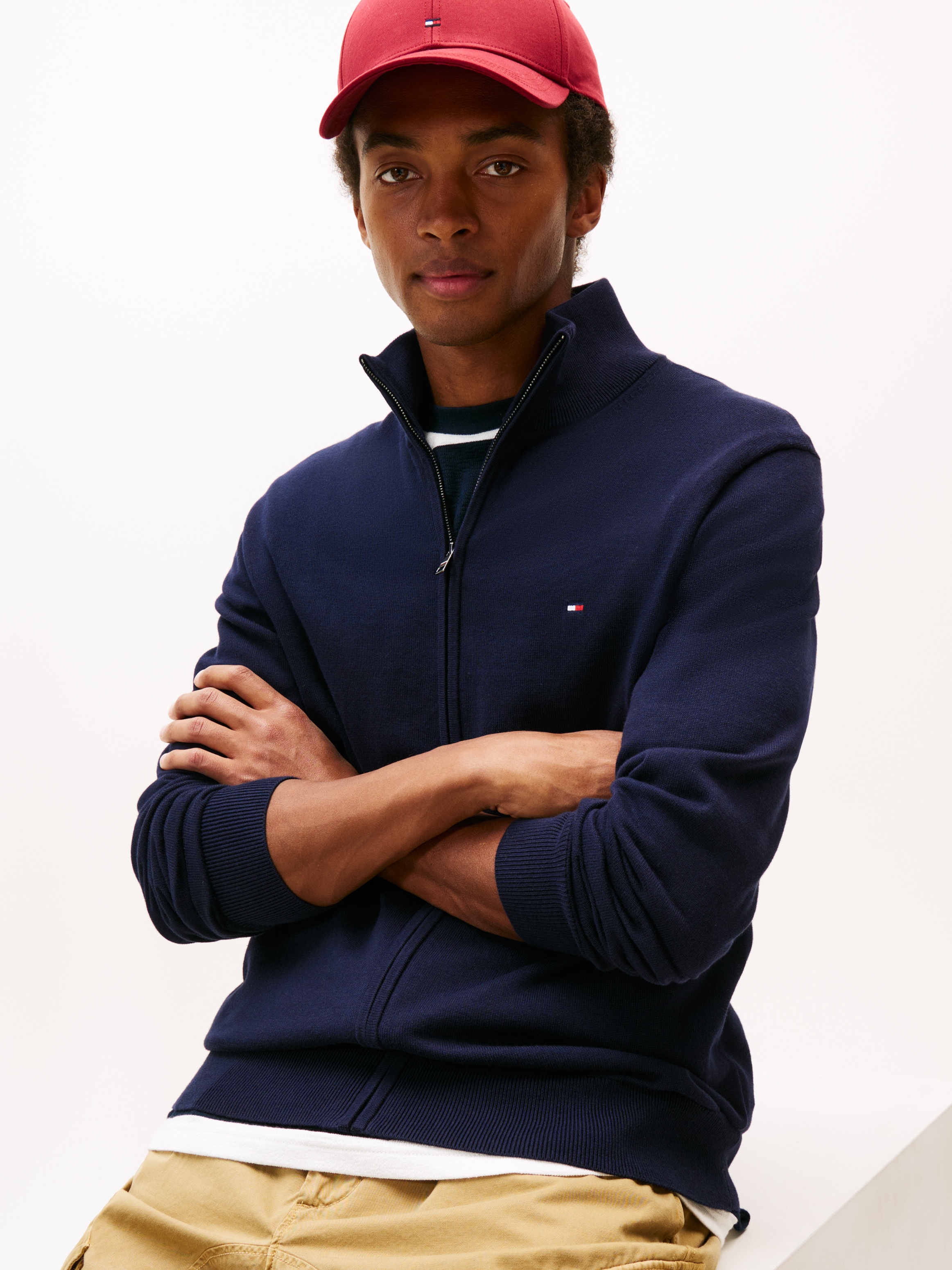 Tommy Hilfiger Strickjacke »ESSENTIAL COTTON ZIP THRU«, mit Logostickerei