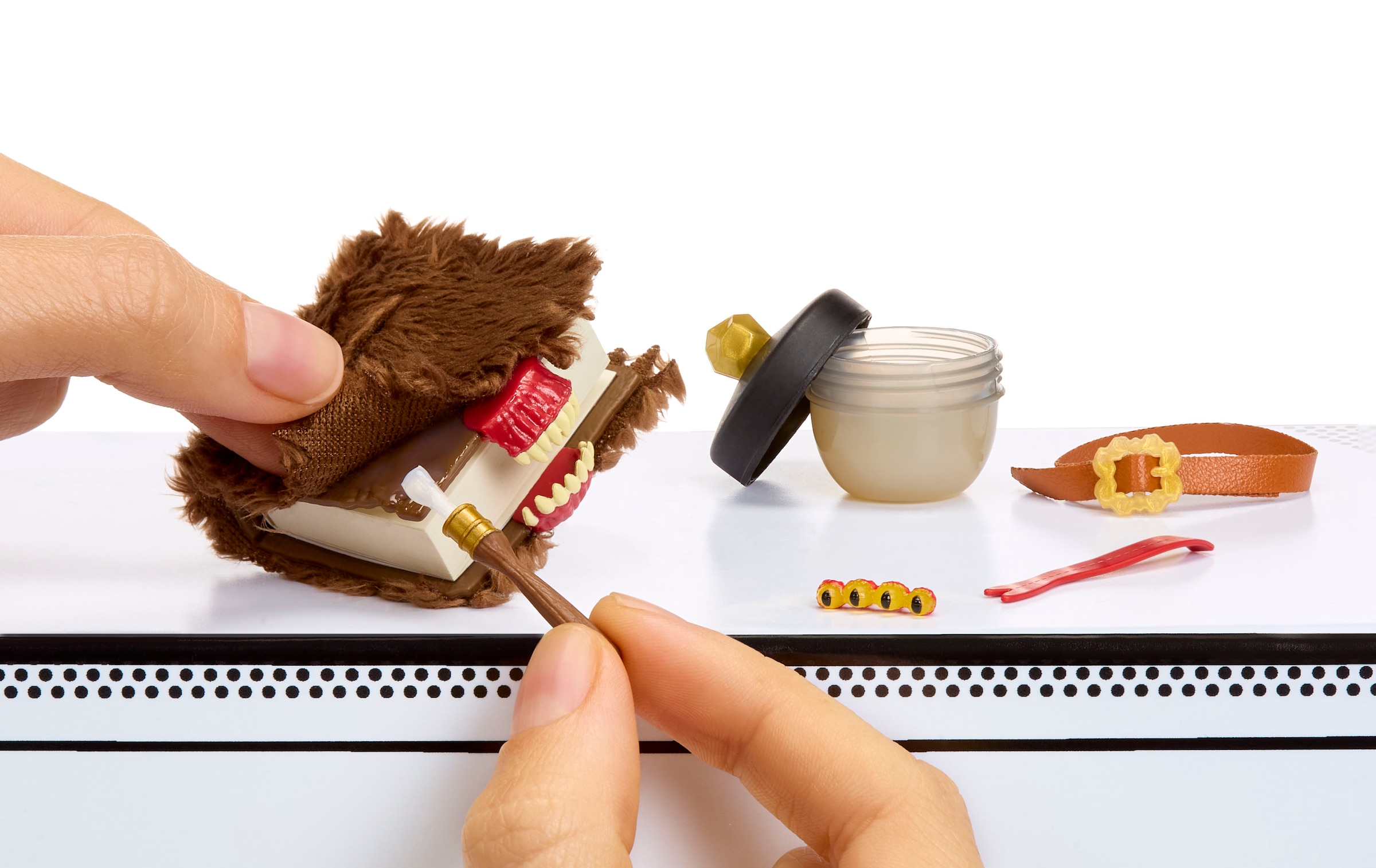 MGA ENTERTAINMENT Kreativset »MGA's Miniverse - Make It Mini Harry Potter Back to Hogwarts« sortiere Lieferung