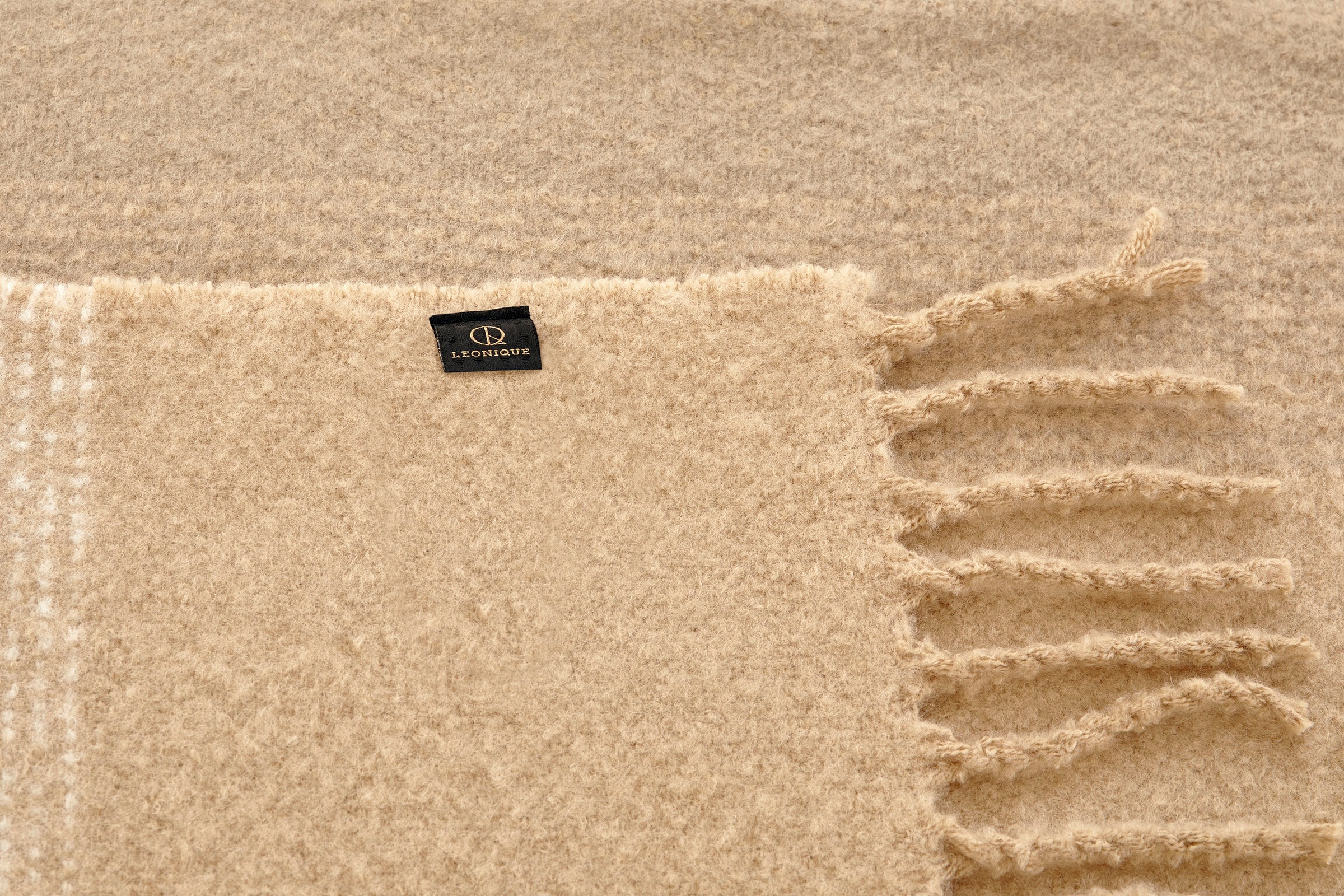 Leonique Wohndecke »Bouclé garngefärbt«, mit Farbverlauf