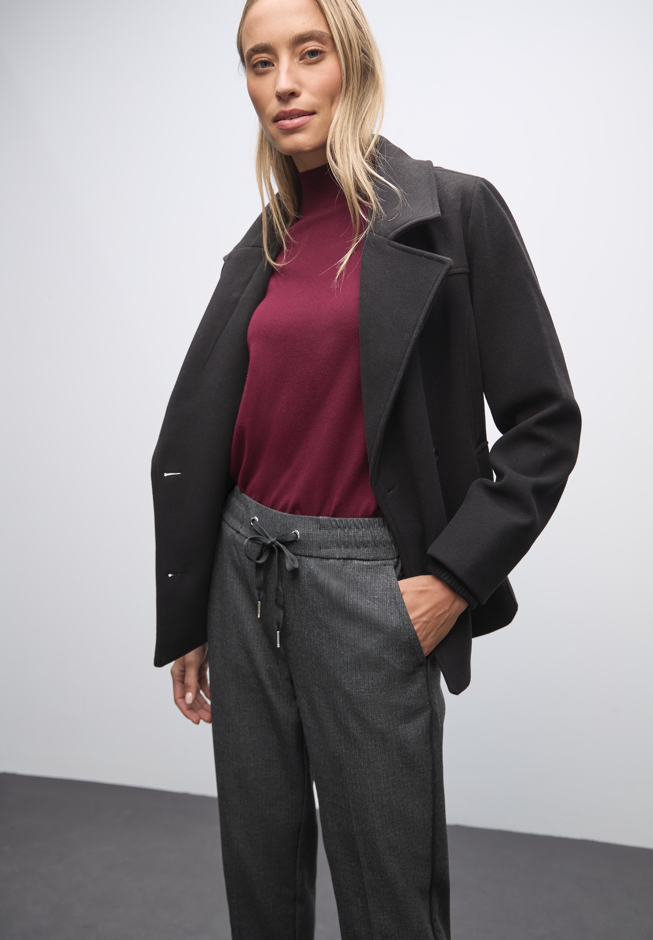 STREET ONE Schlupfhose »Style Bonny«  mit Tape im Leder-Look