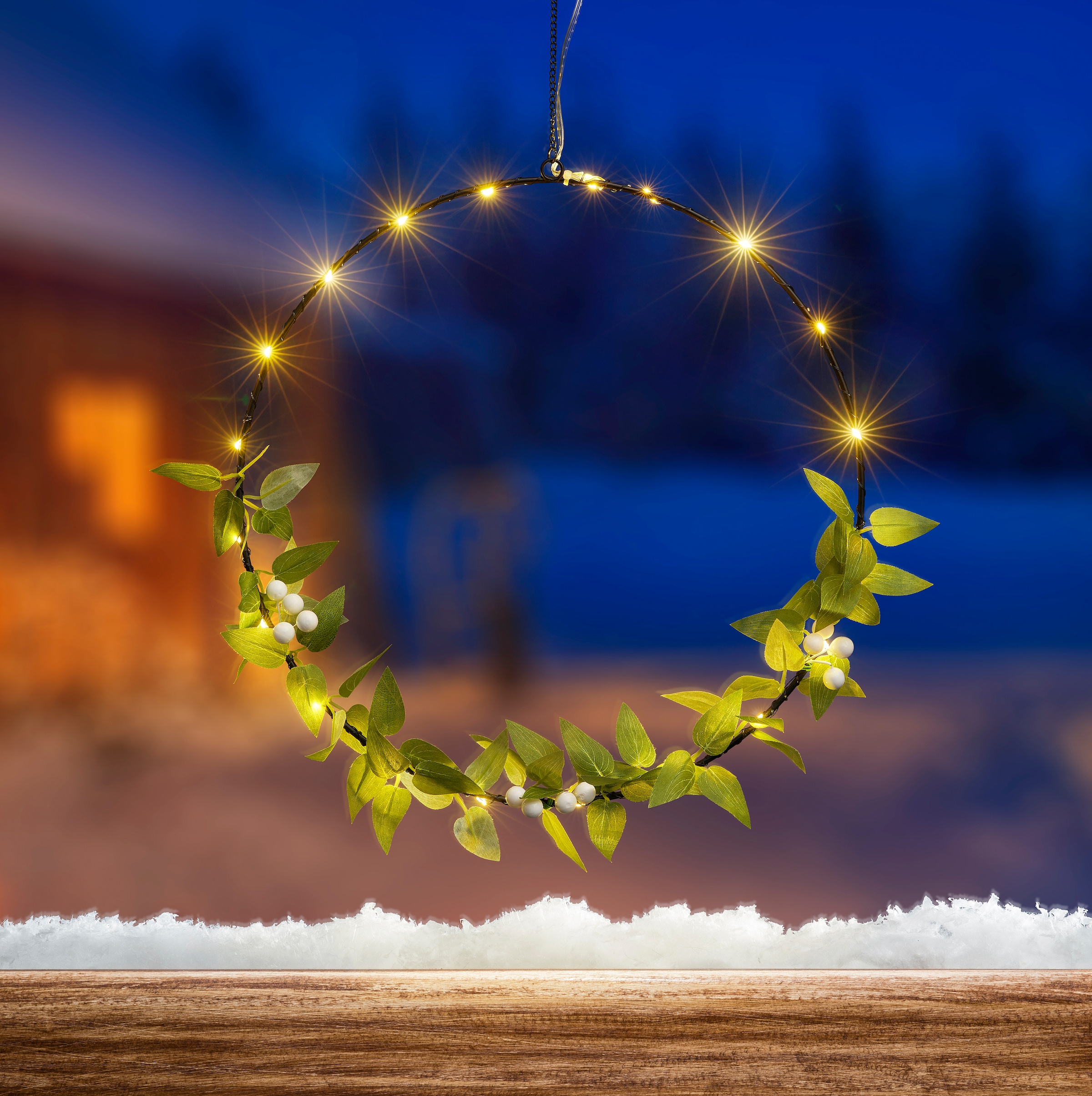 IC Winterworld LED Dekolicht »Weihnachtsdeko«, Beleuchteter Metall-Ring, mit Blättern beschmückt, Ø ca. 30cm