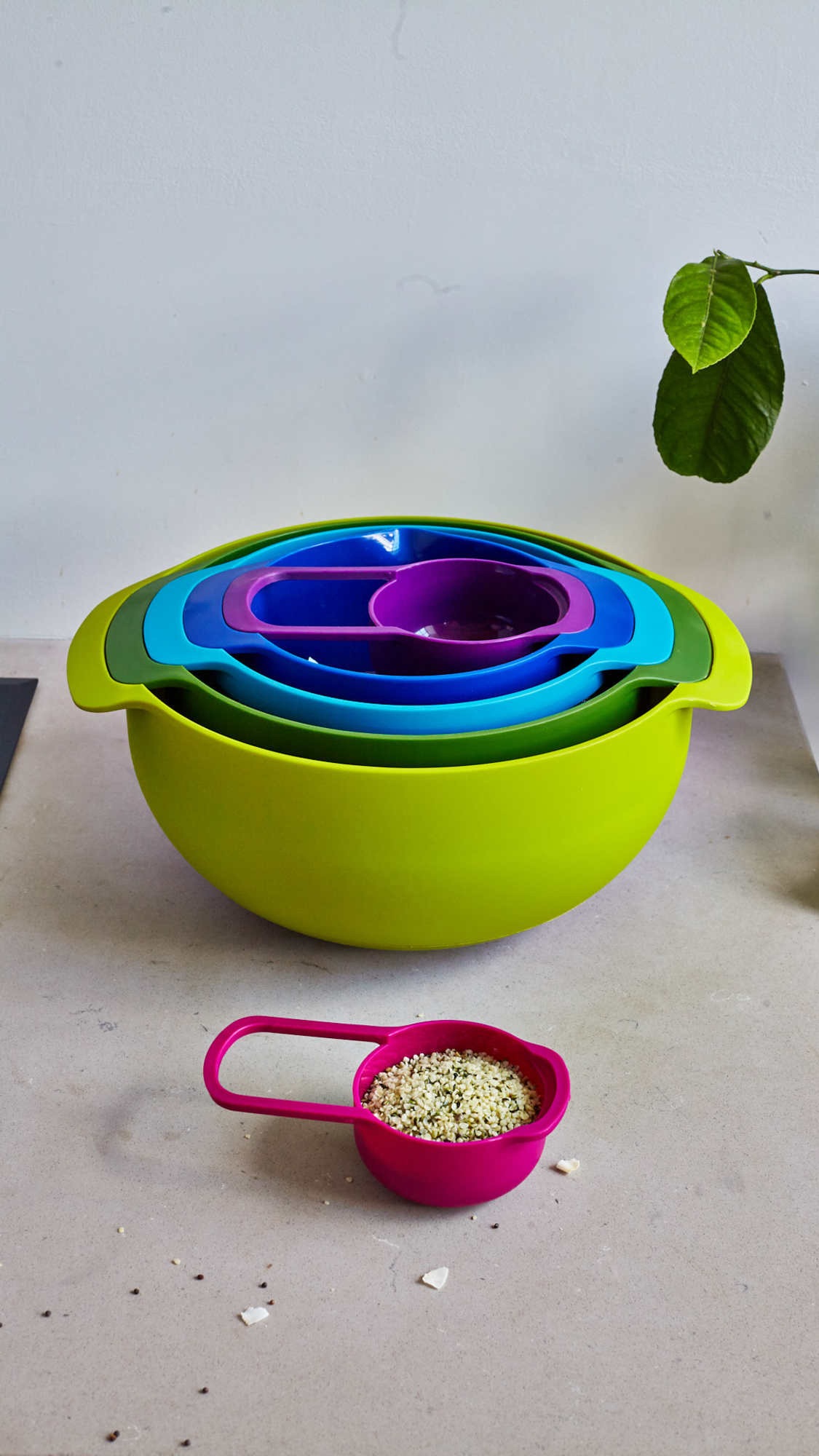 Joseph Joseph Schüssel »Nest 9 Plus«, 9 tlg., aus Kunststoff, platzsparend,Rührschüssel,Abtropfsieb,Sieb, Rührschüssel,Messbecher