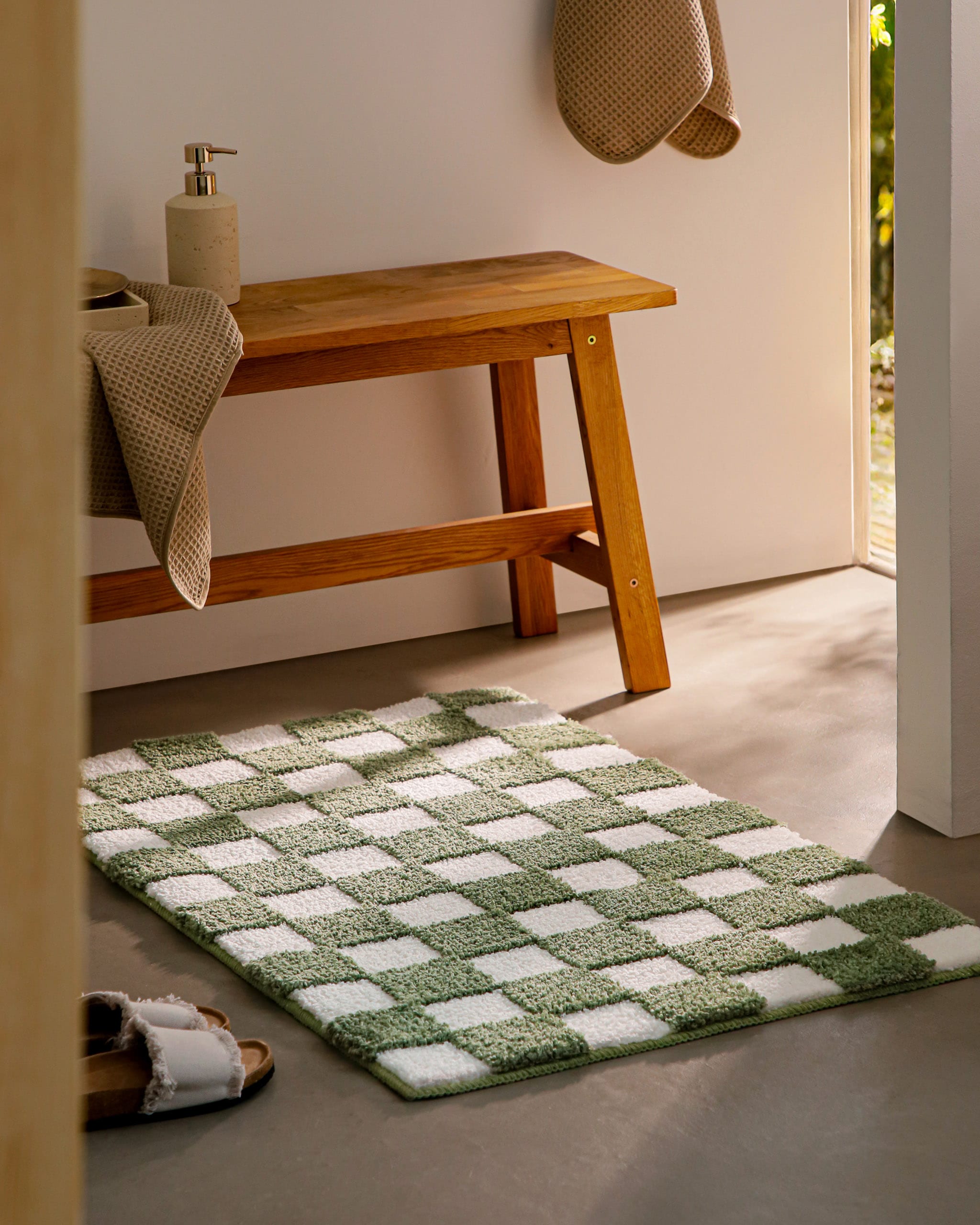 Wecon home Badematte »Bobbi« Höhe 25 mm rutschhemmend beschichtet schnell trocknend Badteppich, Schachbrett-Design, weich, rutschhemmend, waschbar