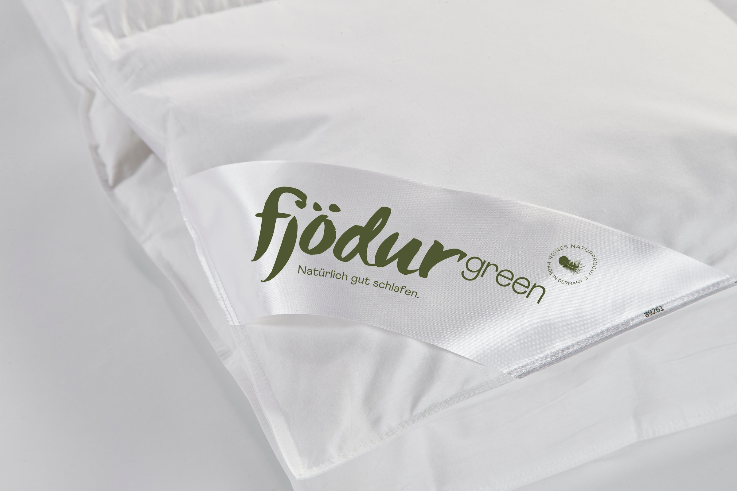 fjödur Daunenbettdecke »Fleur«, extrawarm, Füllung 90% Daunen 10 % Federn, Bezug Bio-Baumwolle, (1 St.), Bettdecken 135 x 200 cm und in vielen weiteren Größen erhältlich.
