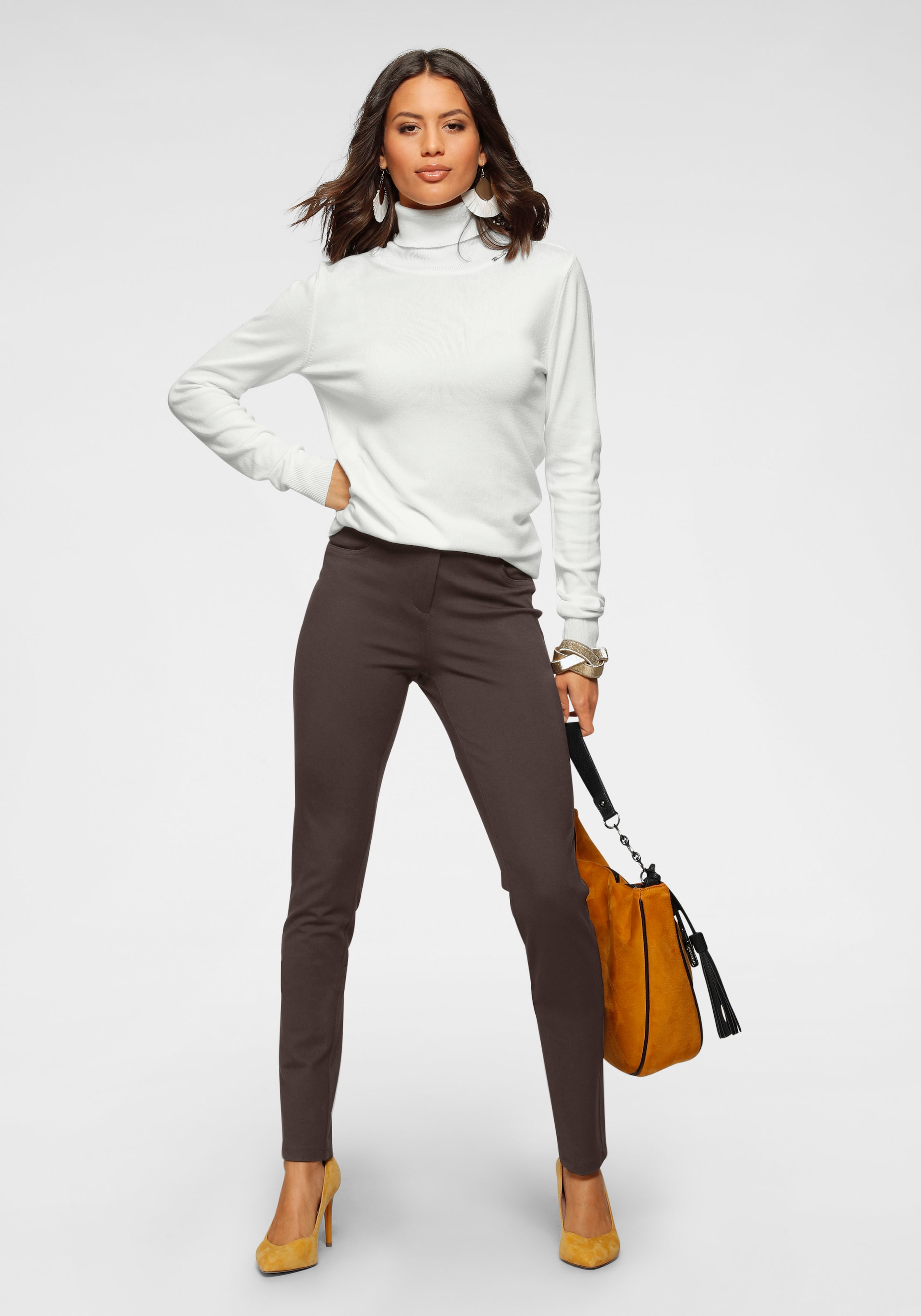 Bruno Banani Rollkragenpullover, mit Metalllogo