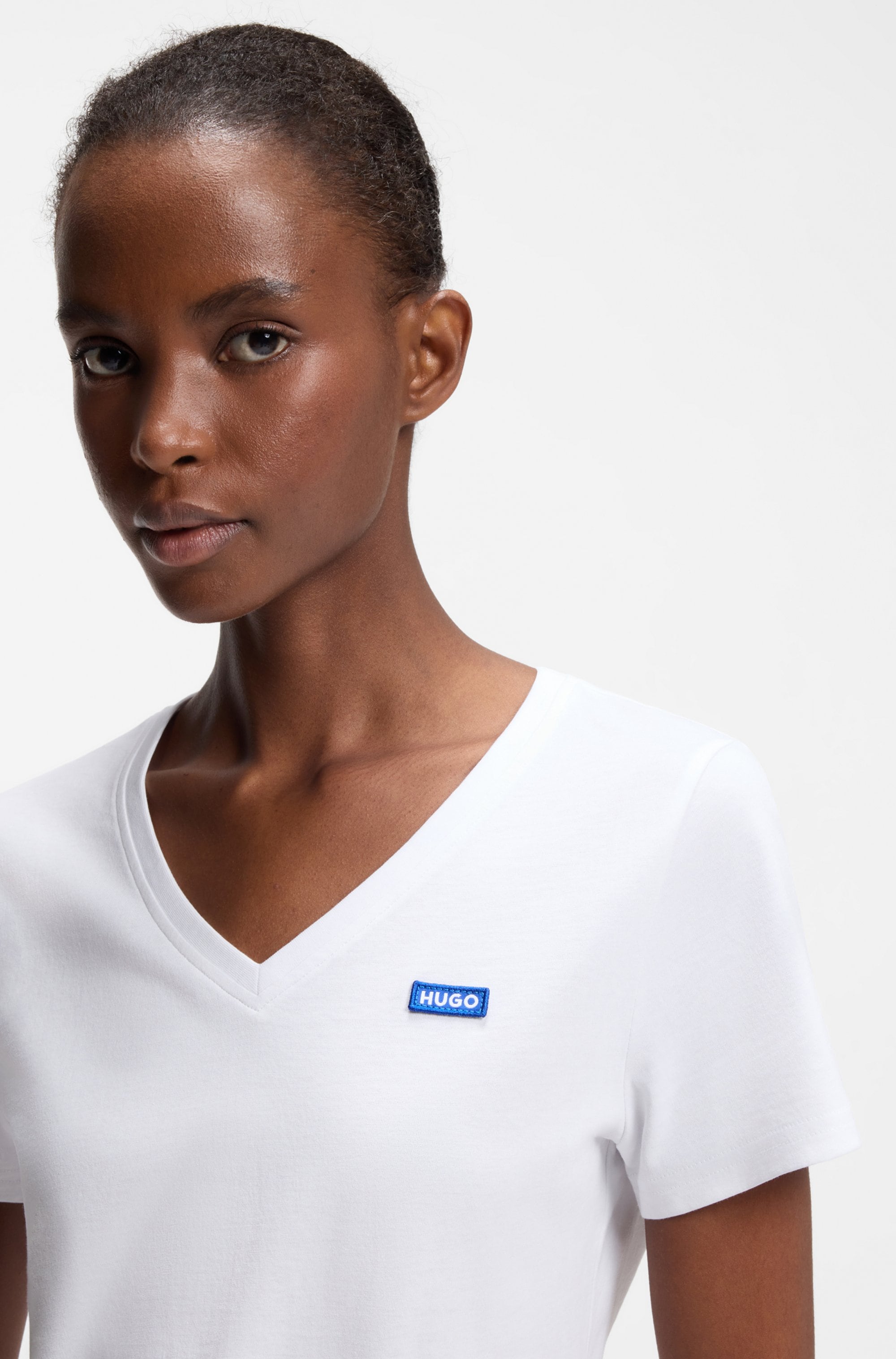 HUGO Blue T-Shirt »Classic V« mit Logo, V-Ausschnitt