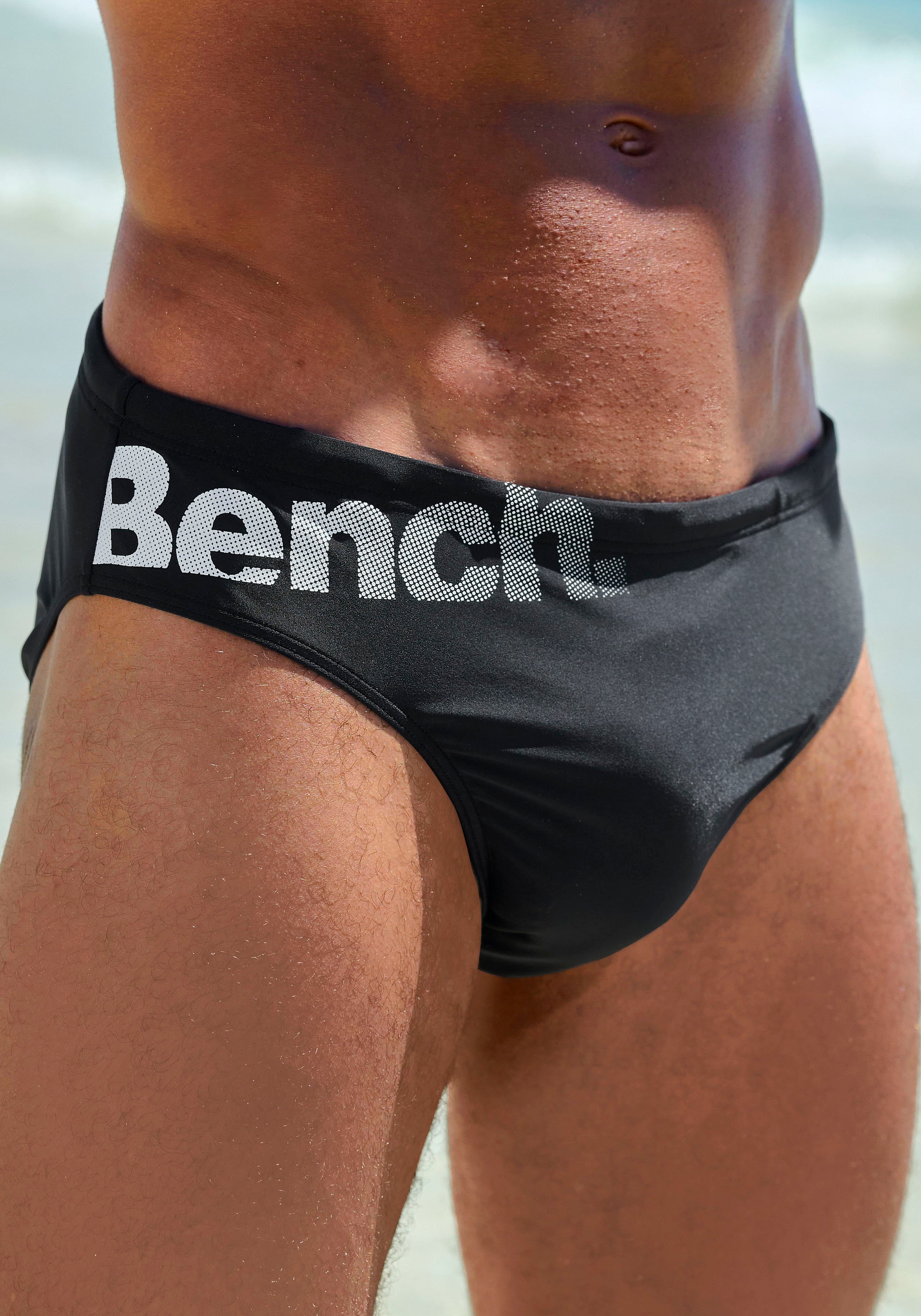 Bild von Bench. Badeslip