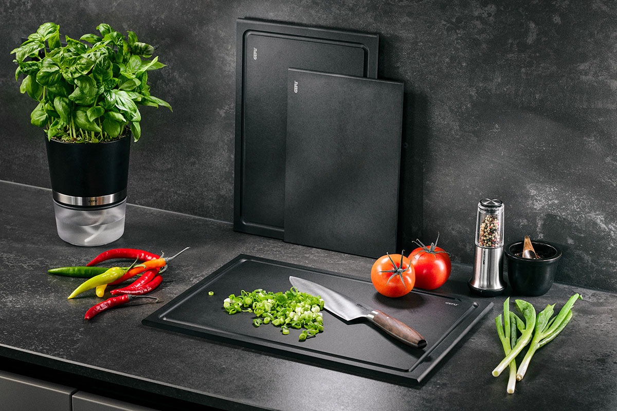 GEFU Schneidebrett »SLIZE«, (1 St.), Holzverbundstoff aus 80 % recyceltem M günstig online kaufen