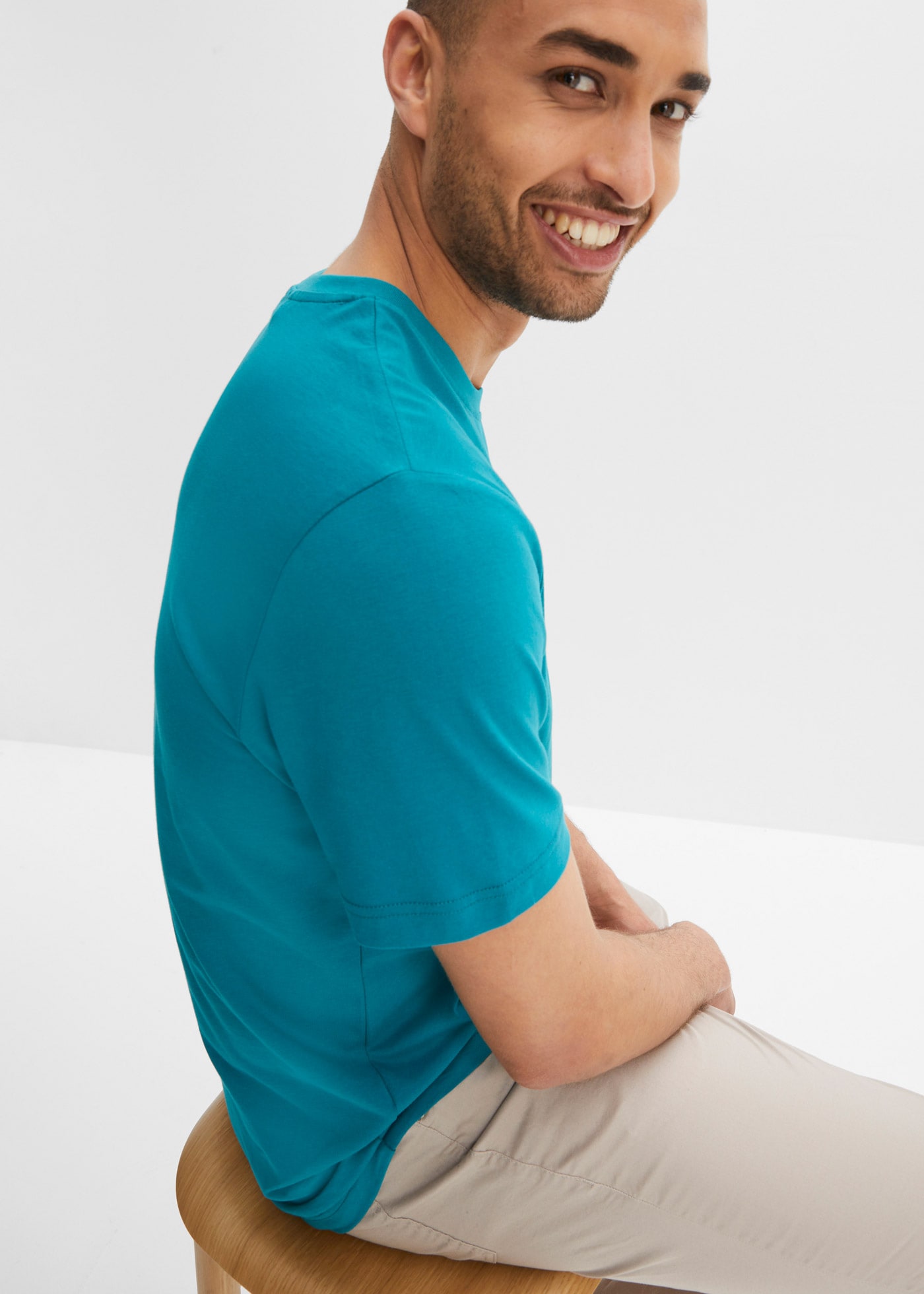 bonprix T-Shirt Packung, 2 Regular Fit Passform, Kurzarm-Design, aus Baumwolle