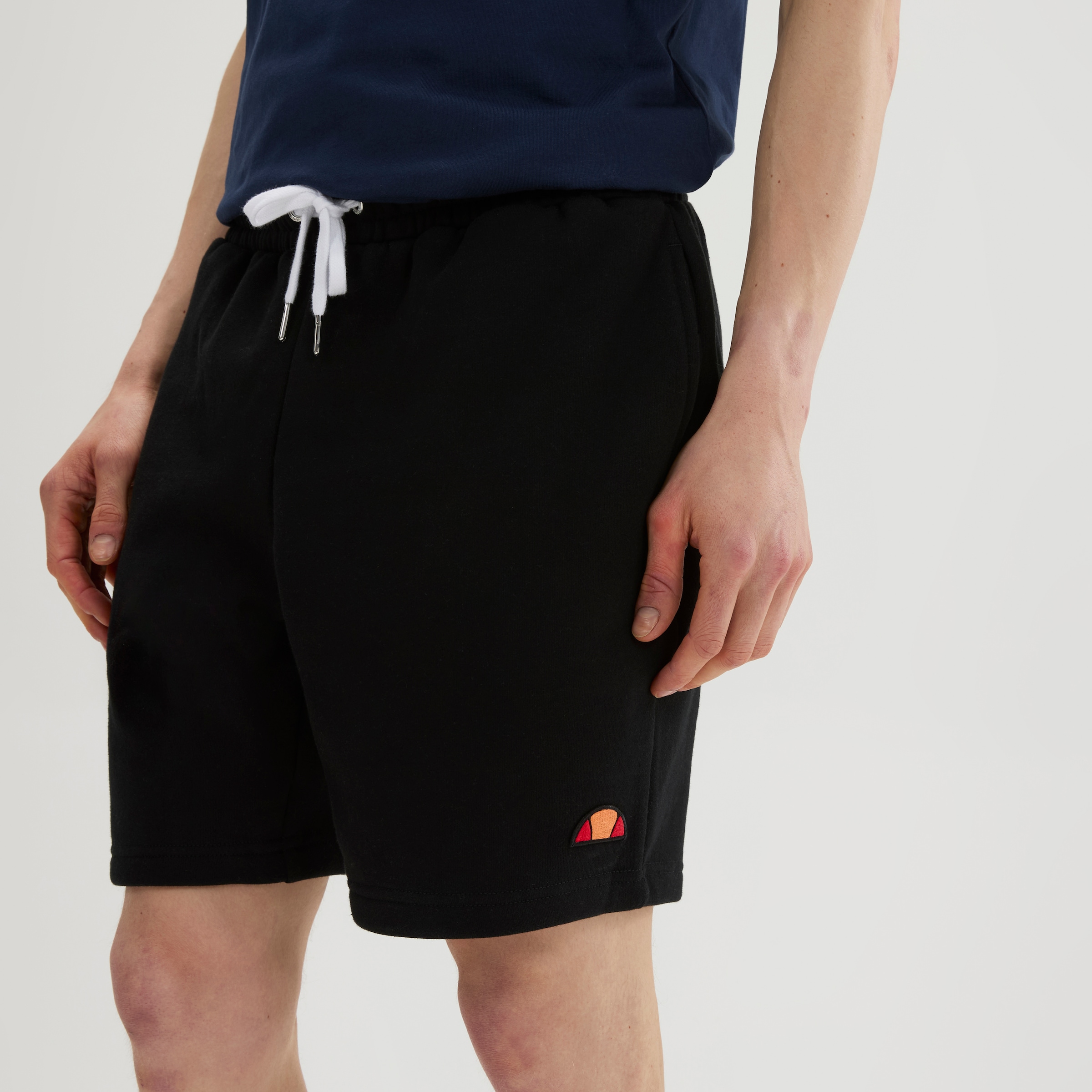 Ellesse Sweatshorts »ISLINGTON SHORT«  aus Baumwolle und Polyester, bequeme Passform
