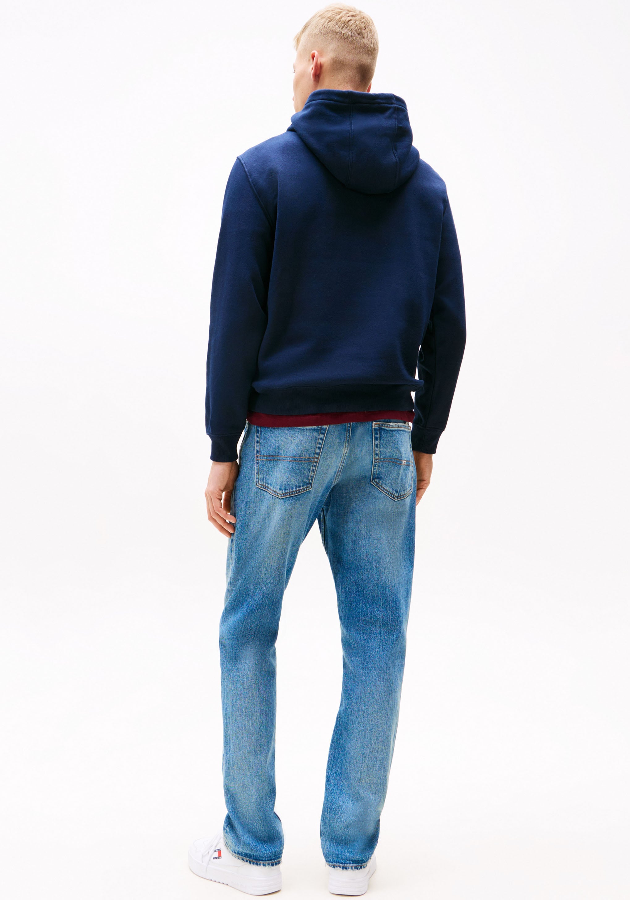 Tommy Jeans Sweatshirt »TJM REG S FLAG HOODIE«, mit bestickten Markenlogo auf Brusthöhe