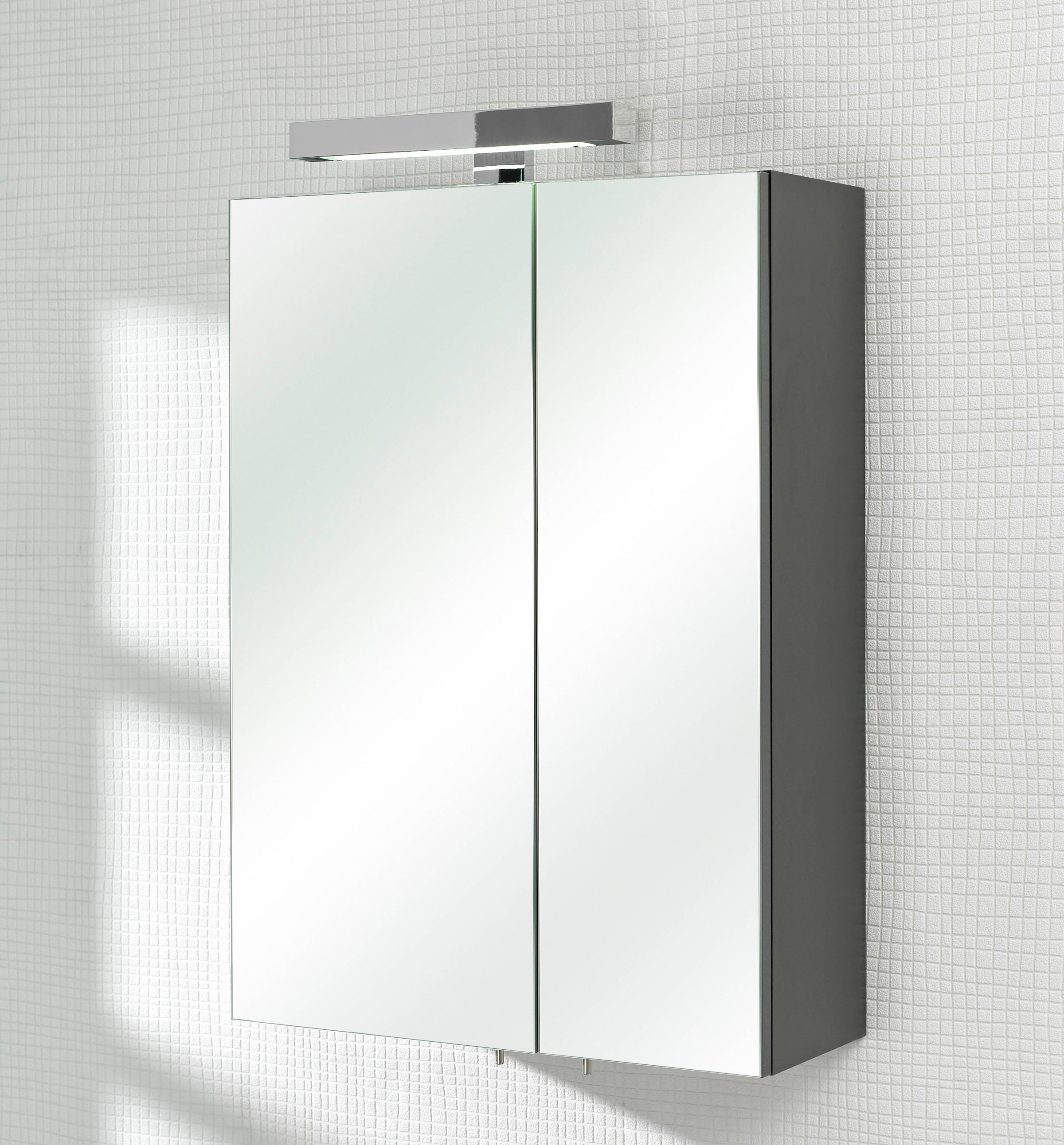 Saphir Spiegelschrank »Quickset 311 Badschrank, 2 Spiegeltüren, 2 Einlegeböden, 50 cm breit«, inkl. LED-Beleuchtung, Schalter-/Steckdosenkombination