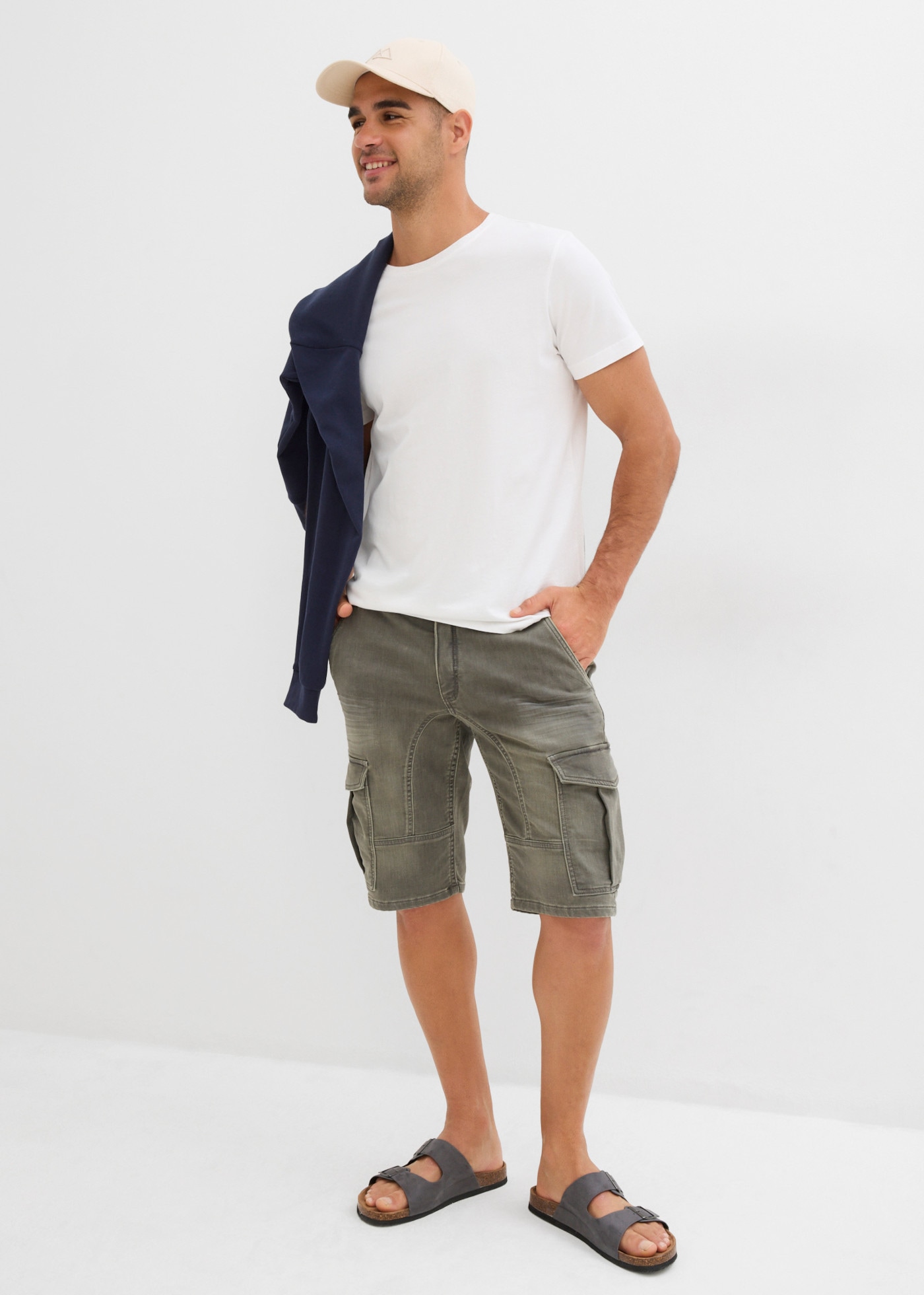 bonprix Bermudas  aus Baumwolle und Polyester, mit Used-Effekt, regular fit