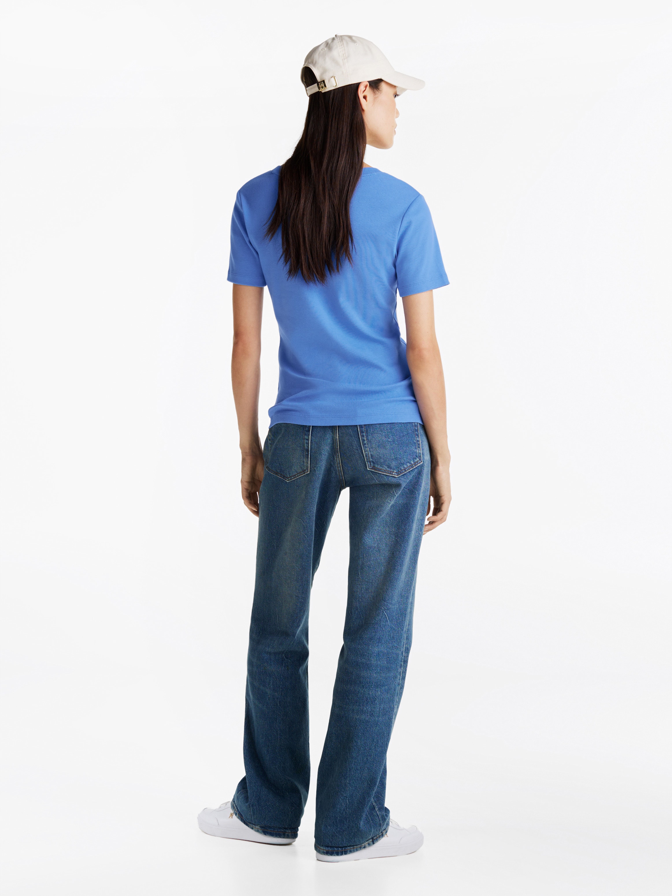 Tommy Hilfiger T-Shirt »SLIM CODY V-NK SS«, mit Logostickerei