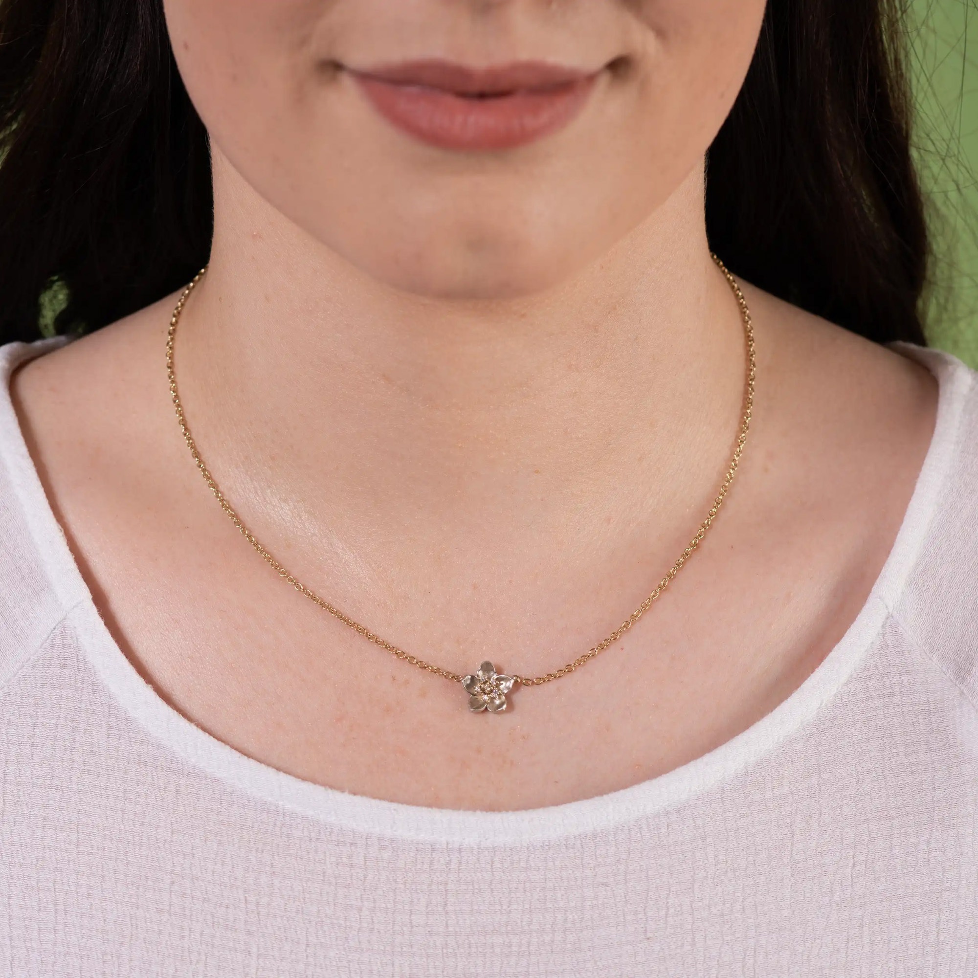 LYOMI Kette mit Anhänger »585/- GG/WG Kirschblüte 6 synth. Diam. 0,06ct.«