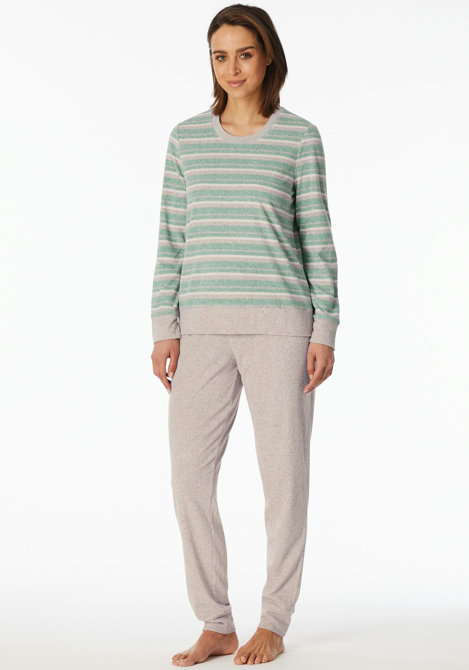 Schiesser Schlafanzug »Casual Essentials«, (2 tlg.), mit Kontrastbesatz am Ausschnitt