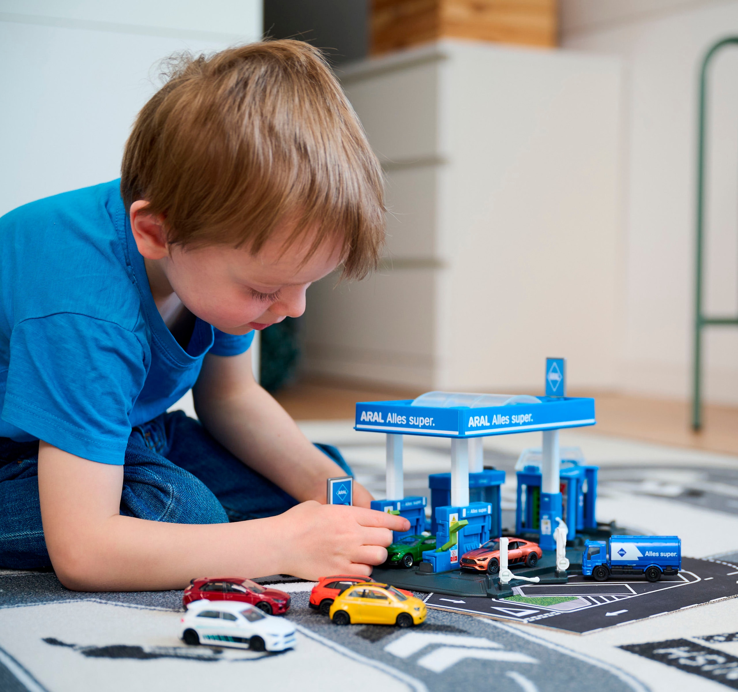 majORETTE Spiel-Gebäude »Petrol Station Aral« inklusive 1 Fahrzeug