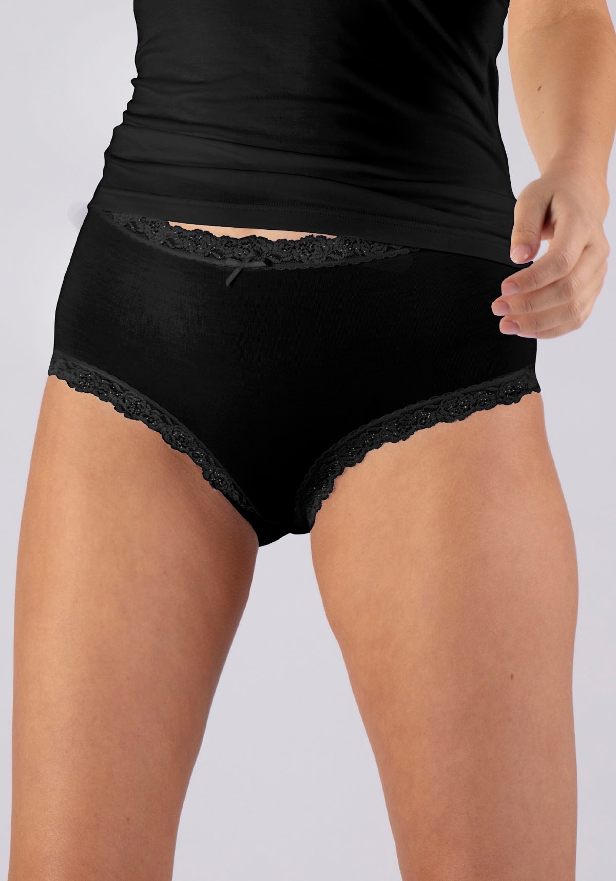 Nina Von C. Taillenslip »"Cosy"«, (3er Pack), mit romantischer Blütenspitze an Bund und Bein
