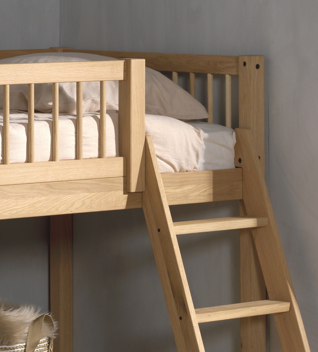 Home affaire Spielbett, (Made in Europe), aus Eiche geölt, LF 90x2000cm, RR, Leiter, Vorhang u. Absturzschutz