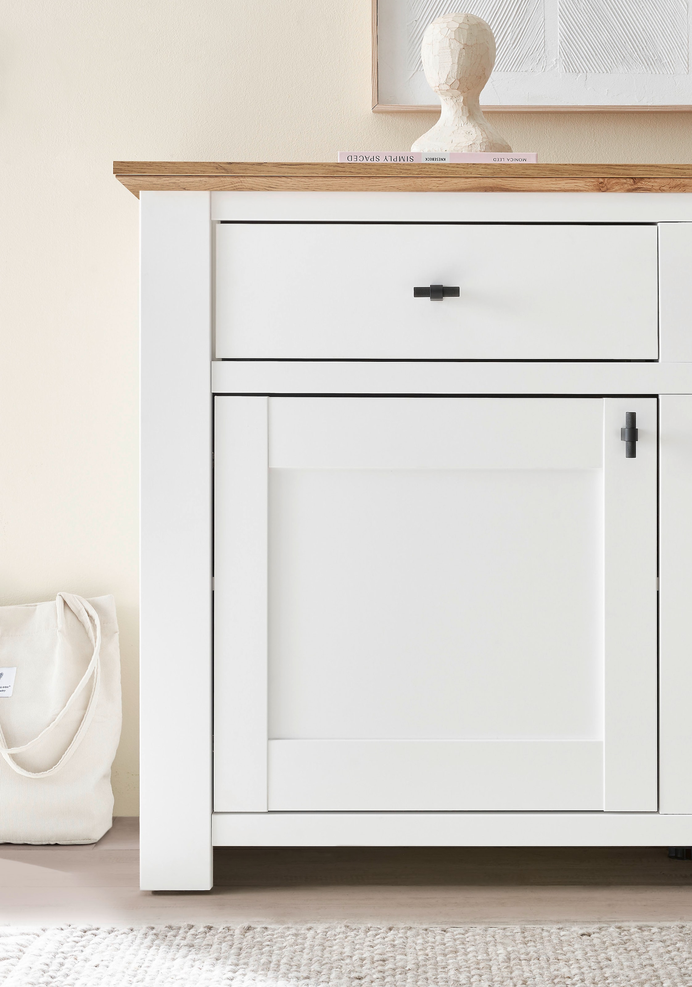 Home affaire Sideboard »Bristol« schwarze Metallgriffe, elegante Kranzoptik, ausreichend Stauraum