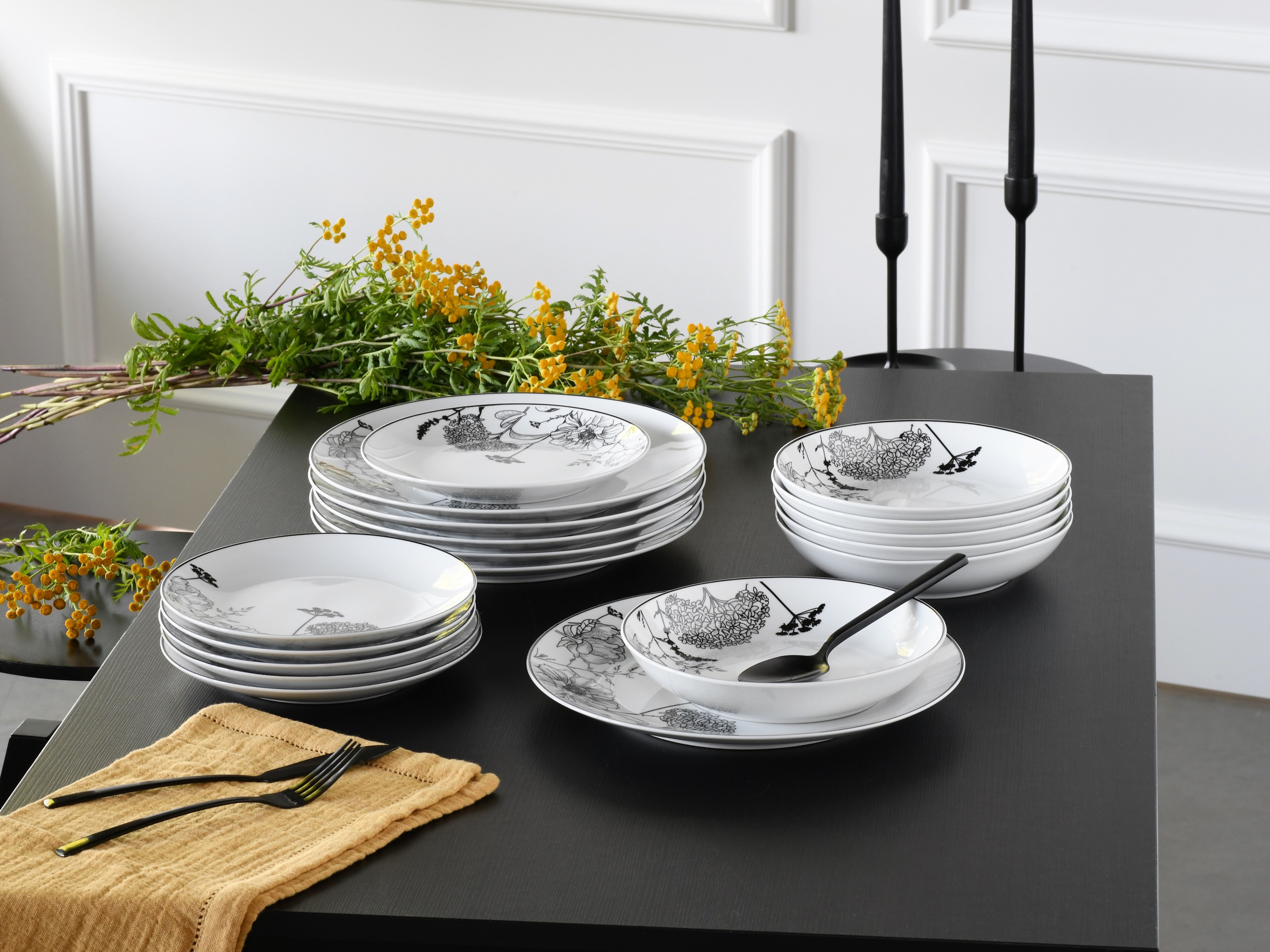 CreaTable Teller-Set »Luna Black Flower, Tellerset 18-tlg« Harmonische Coupeform