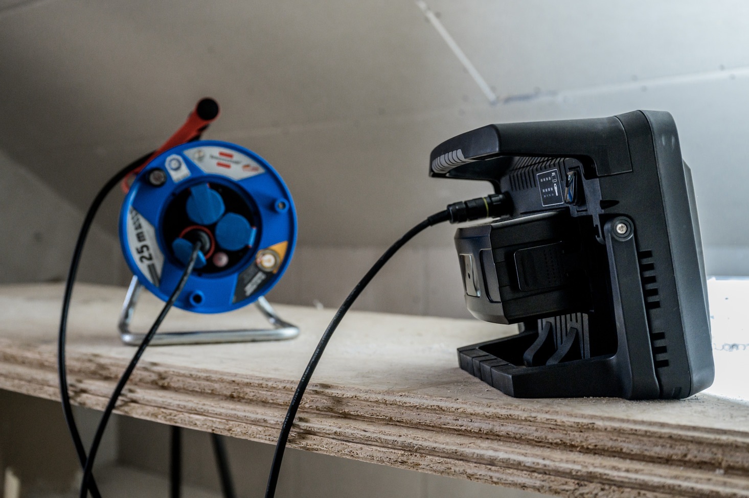 Brennenstuhl LED Baustrahler »Multi Battery LED Hybrid 10050 MH«, Leuchtmittel LED-Modul | LED fest integriert, ohne Akku