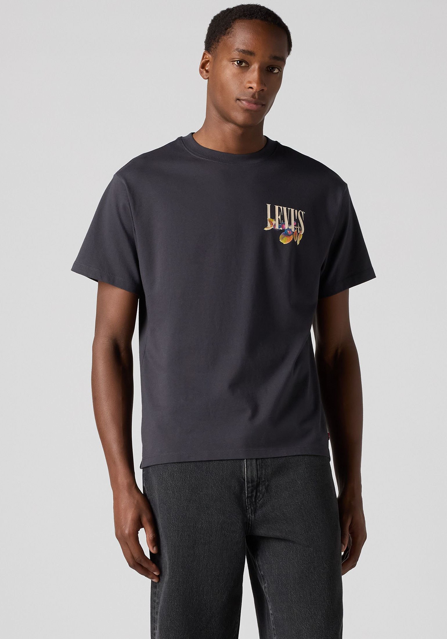 Levi's® T-Shirt »SEVINTAGE«, mit Logo-Aufnäher auf der Brust