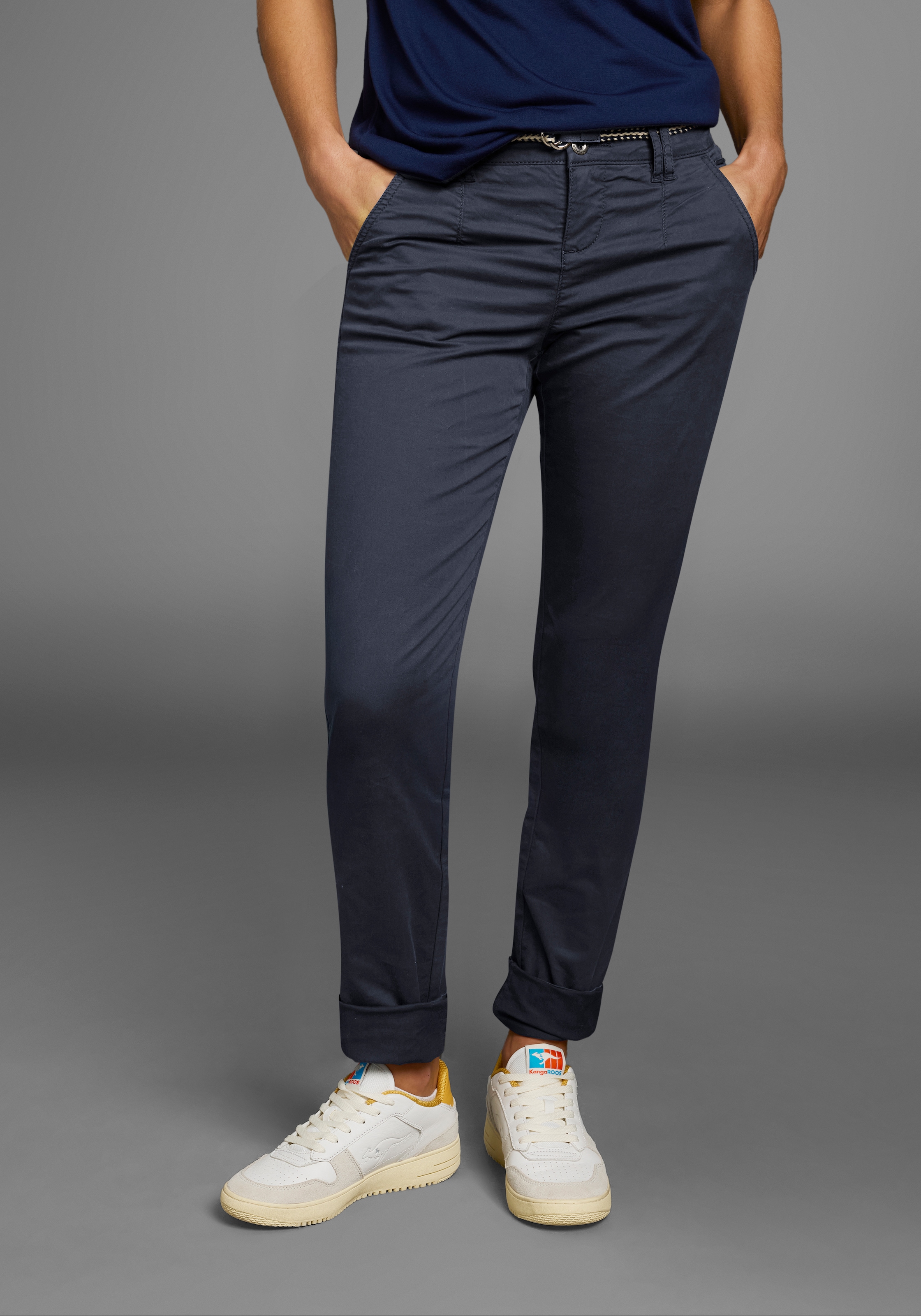 KangaROOS Chinohose, (Set, 2 tlg., mit Gürtel), in schmaler Form, mit Kordel zu binden